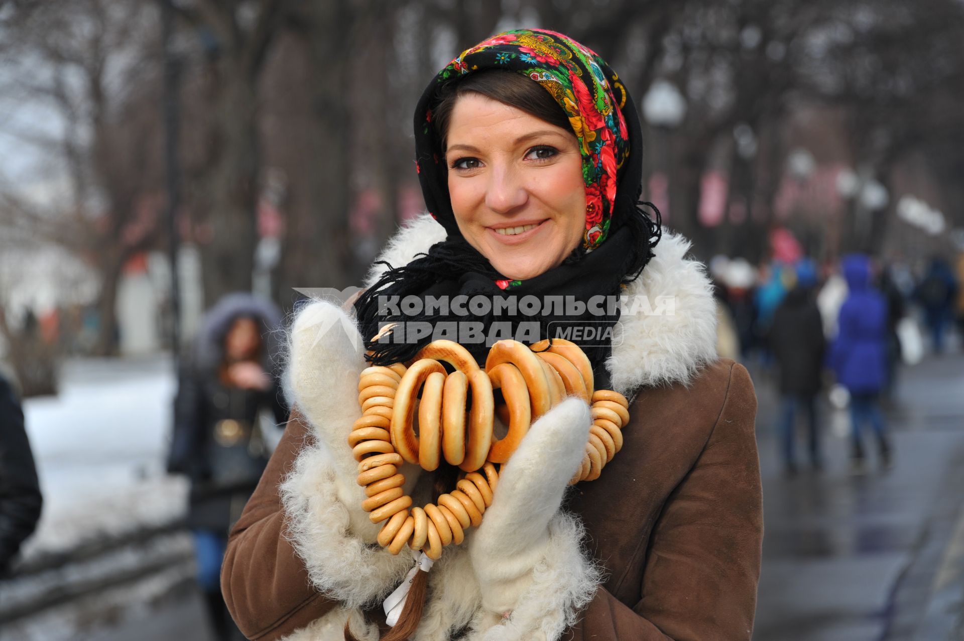 Москва. Центральный парк  культуры и отдыха имени Горького. Празднование Широкой Масленицы.