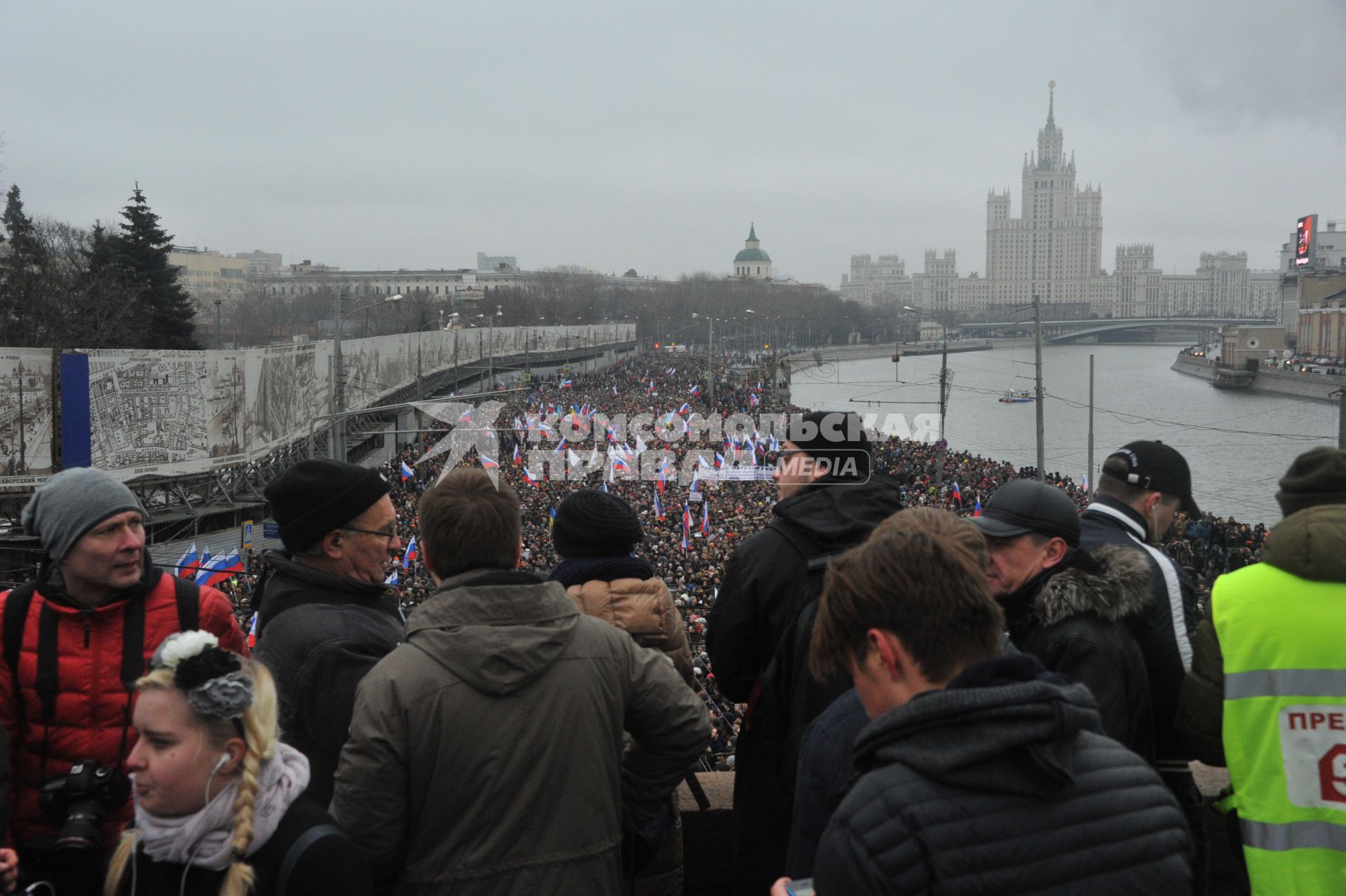 Участники марша памяти Бориса Немцова в Москве прошли от Китай-города до Большого Москворецкого моста.