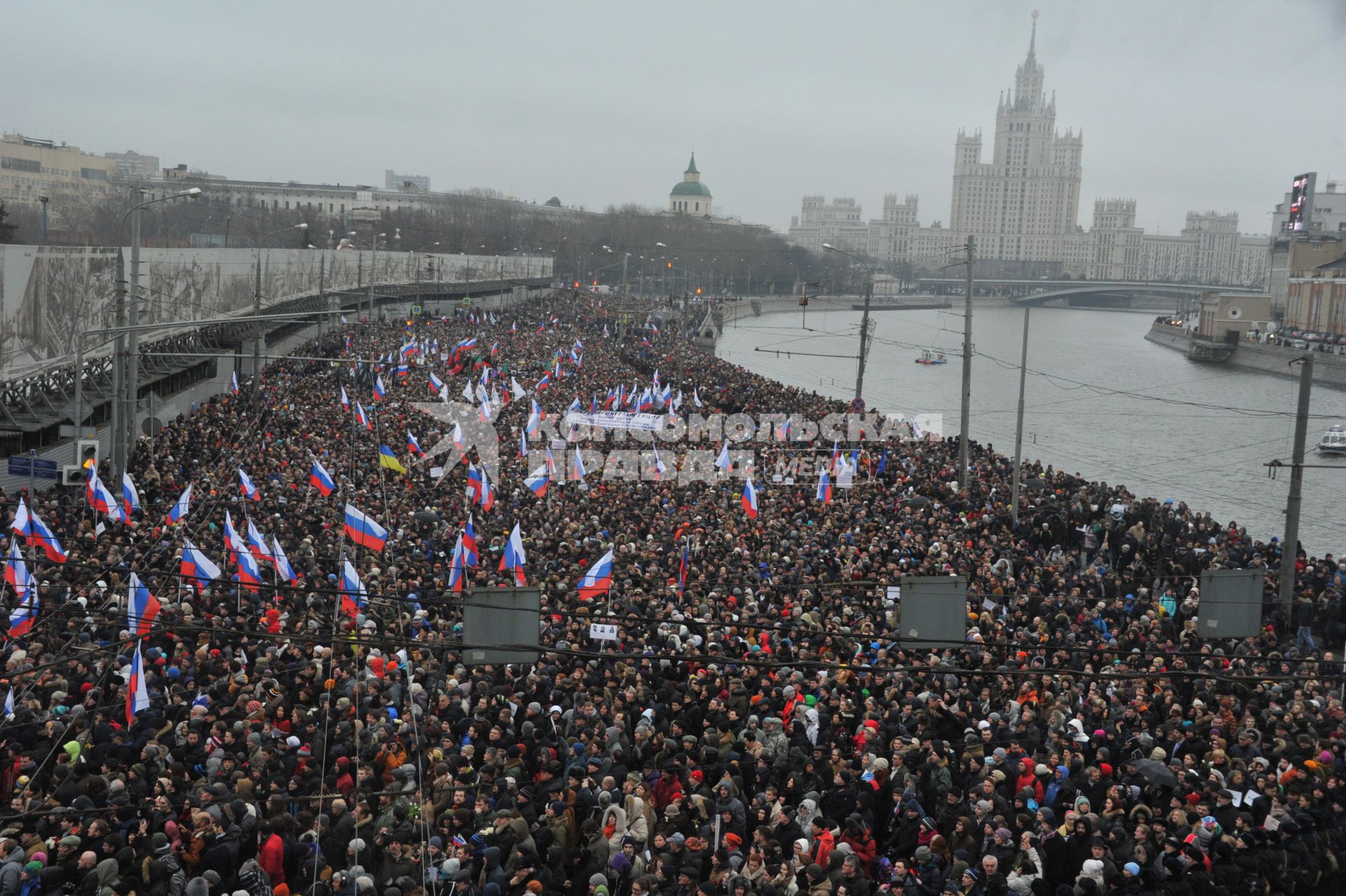 Участники марша памяти Бориса Немцова в Москве прошли от Китай-города до Большого Москворецкого моста.