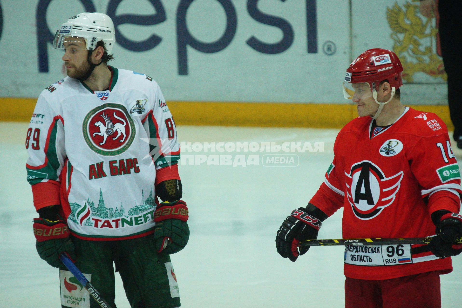 Чемпионат КХЛ: «Автомобилист»  (Екатеринбург) 2-0 Ак Барс (Казань) Плей-офф. №89 Арем Лукоянов, №14 Алексей Симаков