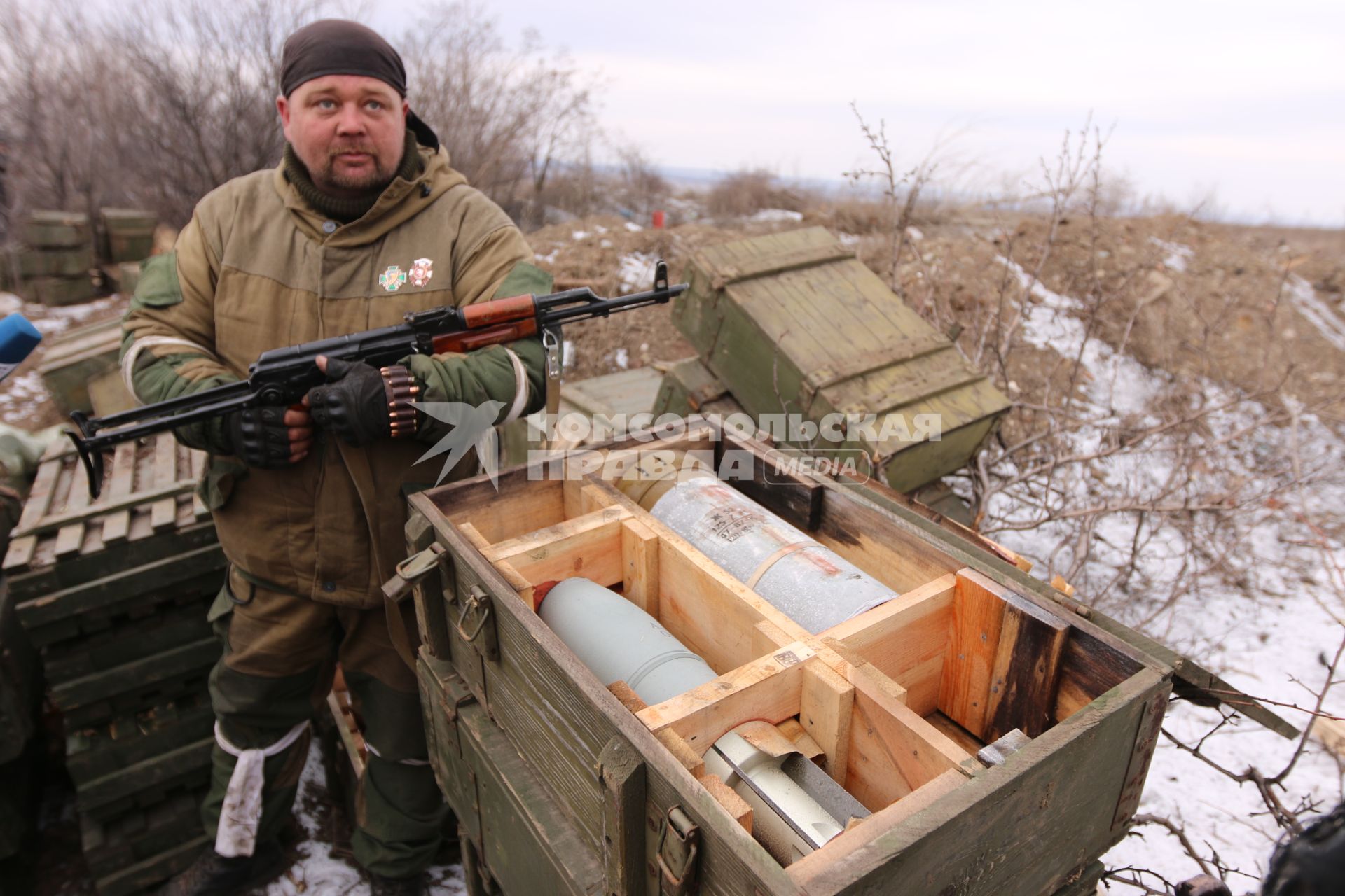 Украина. Донецкая область. г.Дебальцево. Ополченцы ДНР демонстрируют боеприпасы, оставленные украинской армией.