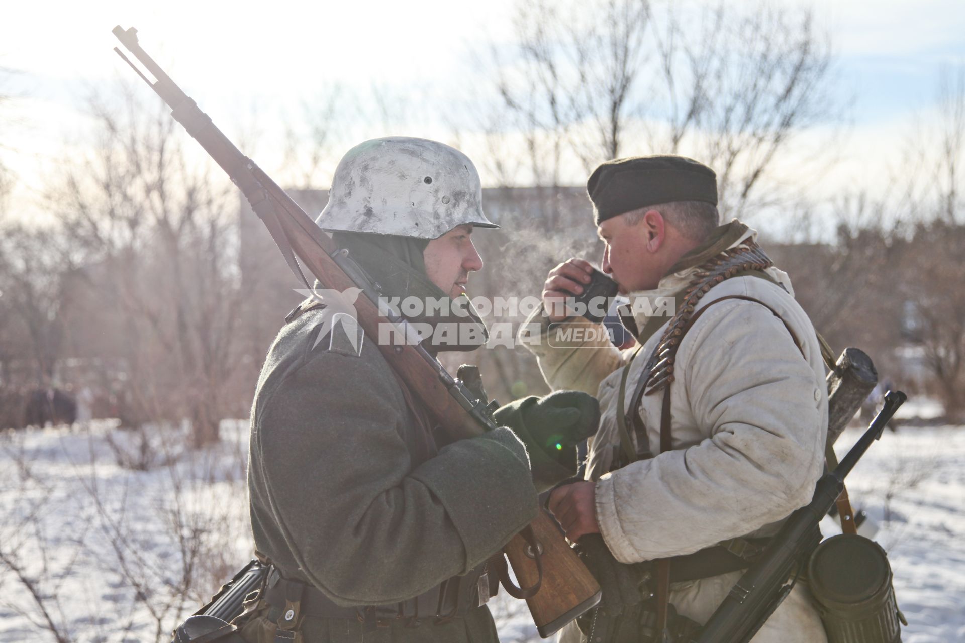 Военно-историческая реконструкция боев за Воронеж, приуроченная к 72-й годовщине освобождения города от гитлеровских войск. Участники реконструкции в форме солдат Вермахта.