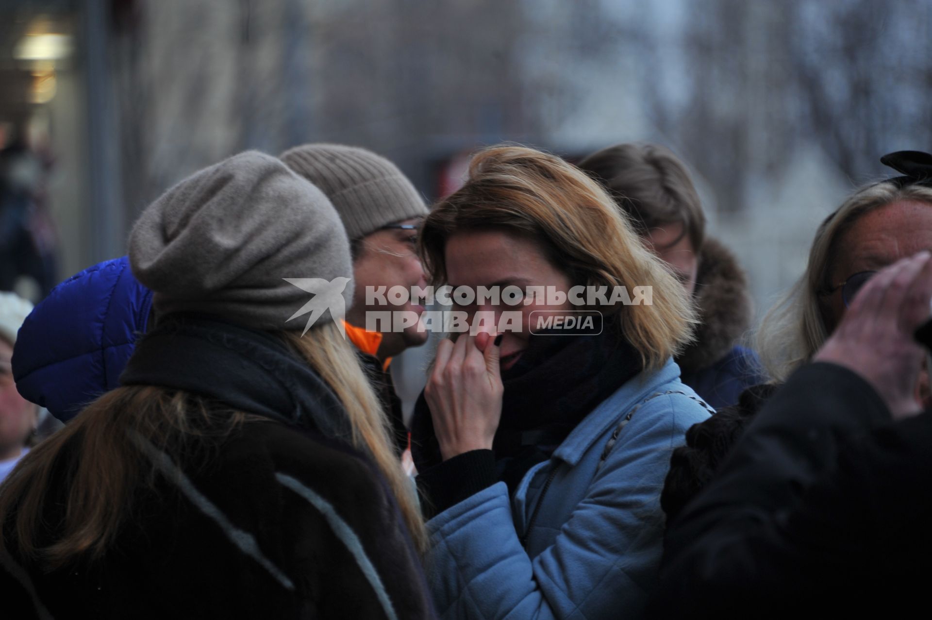 Москва. Актриса Надежда Михалкова на церемонии открытия мемориальной доски писательнице, поэтессе, переводчице Наталье Кончаловской на Поварской улице.