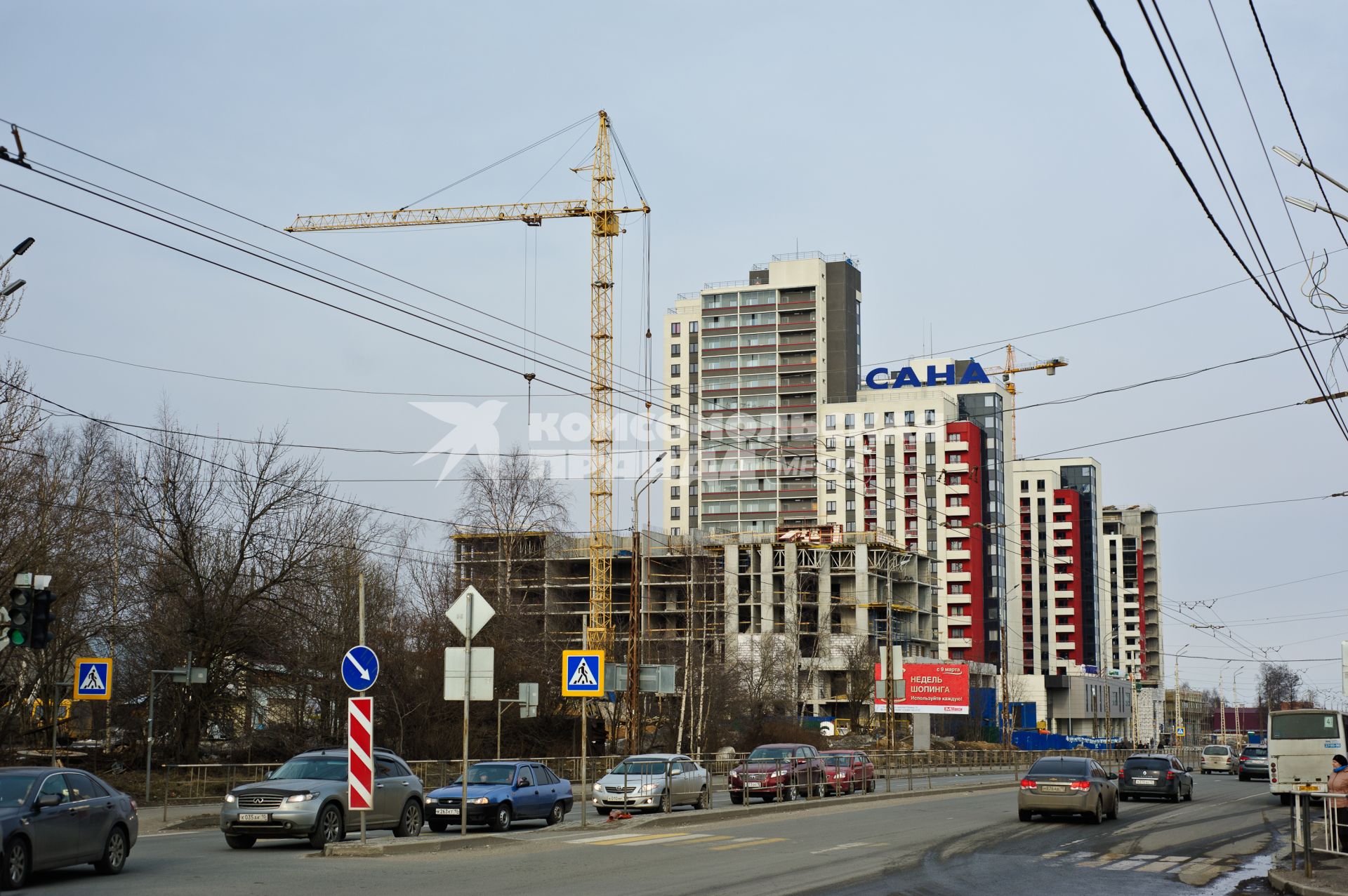 Виды Петрозаводска. Строительство многоквартирного жилого дома.