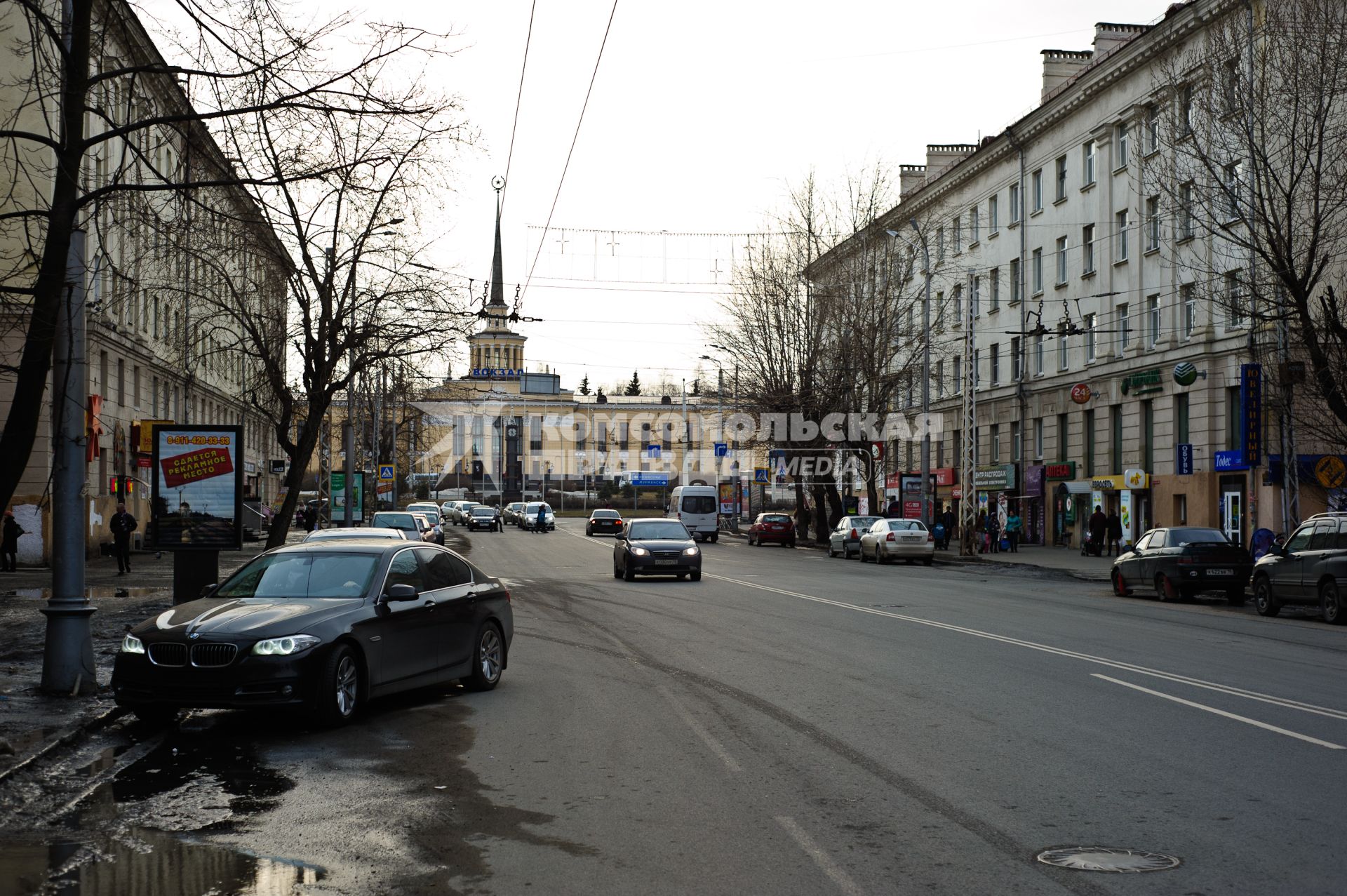 Виды Петрозаводска. Проспект Ленина. Вид на здание железнодорожного вокзала.