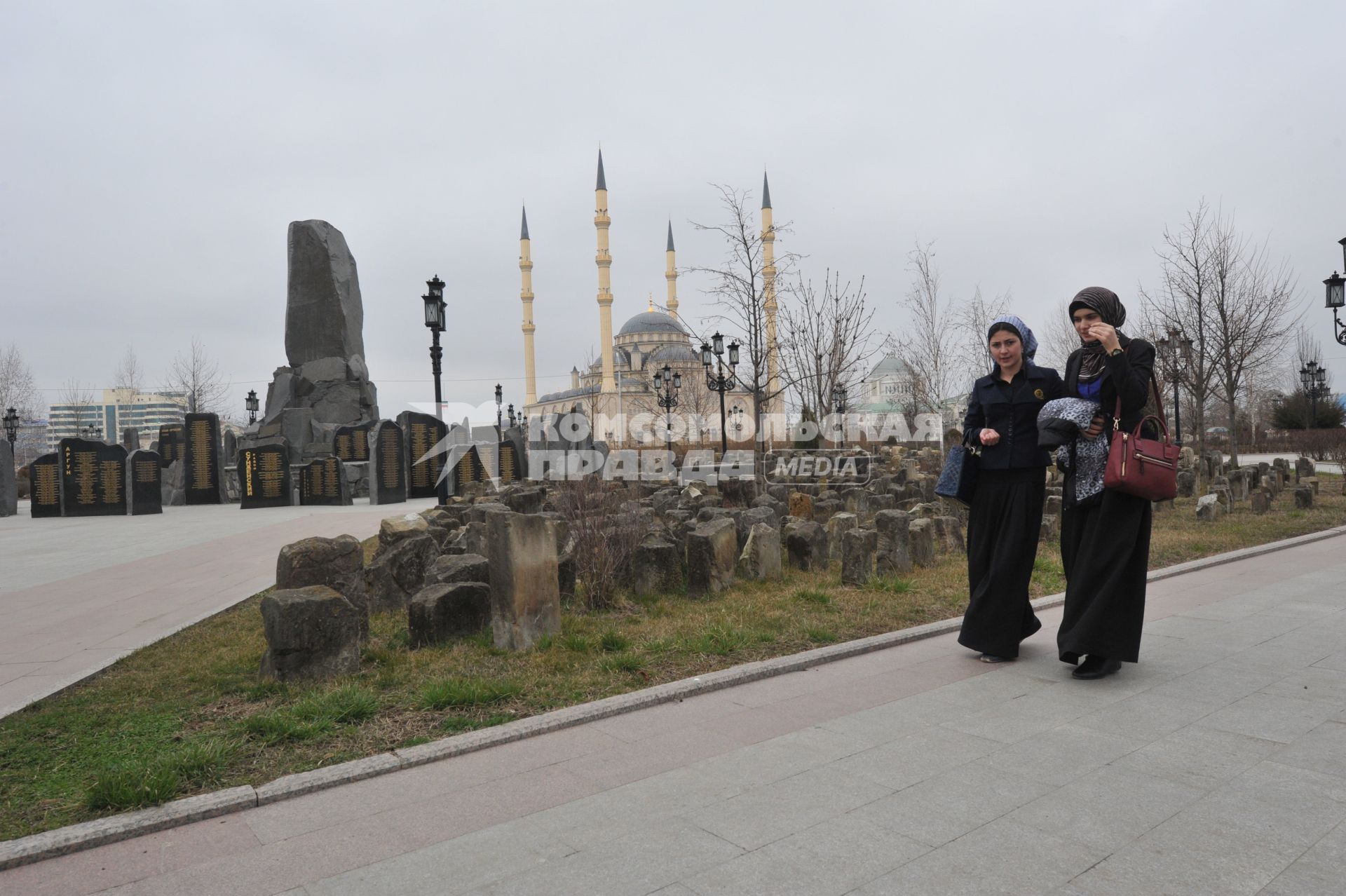 Грозный. Мемориал памяти погибших в борьбе с международным терроризмом на площади Ахмата Кадырова.