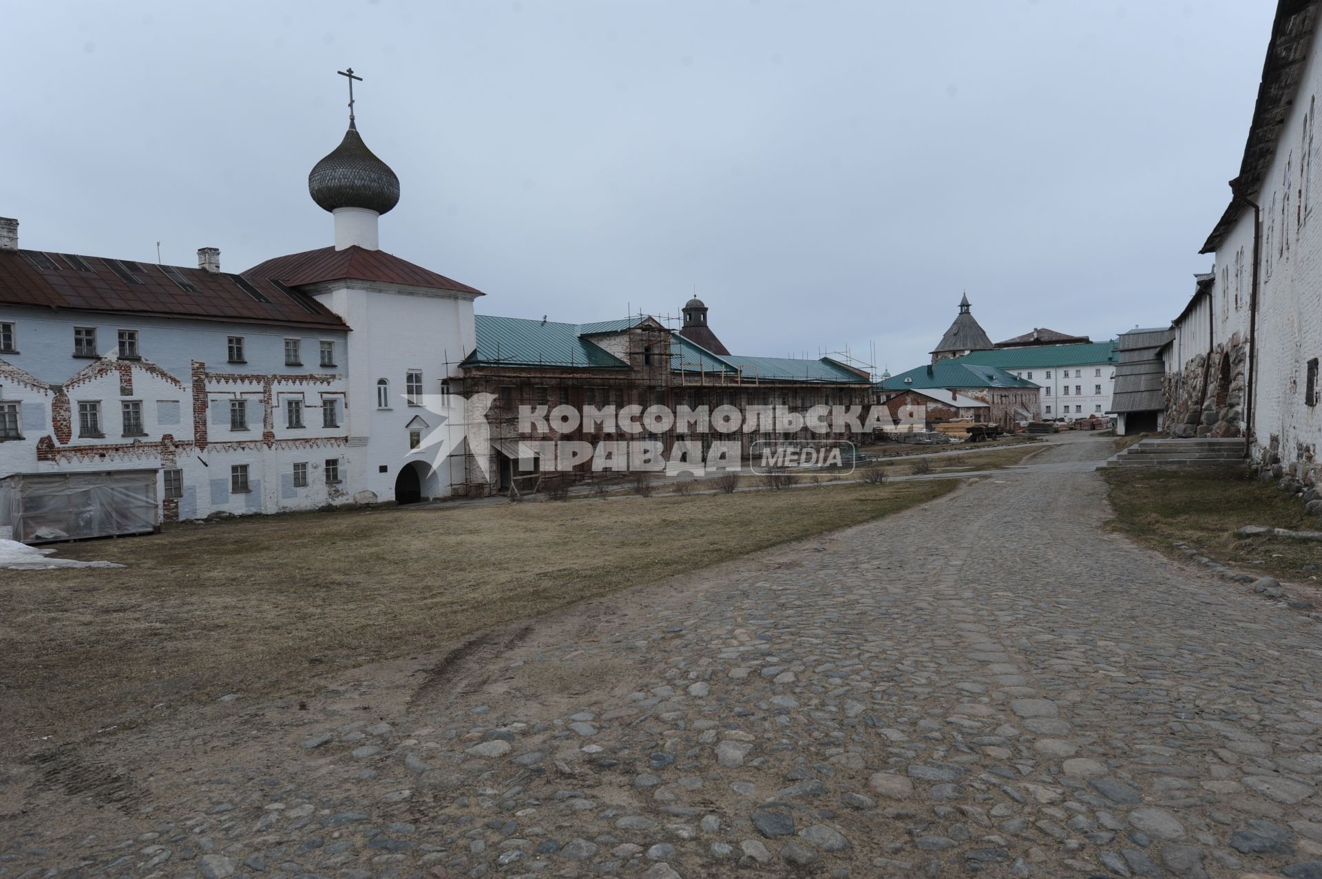 Архангельская область. Соловецкие острова. Соловецкий Спасо-Преображенский ставропигиальный мужской монастырь, расположенный на Большом Соловецком острове.