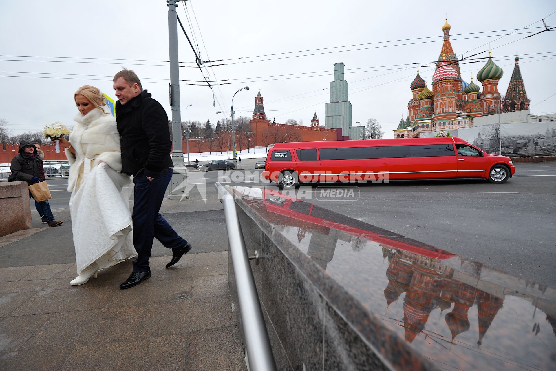 День Святого Валентина в Москве. Молодожены.