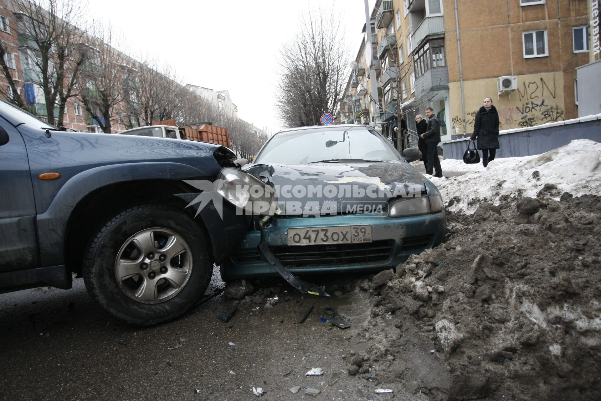 Калининград. Поврежденные в результате ДТП автомобили.