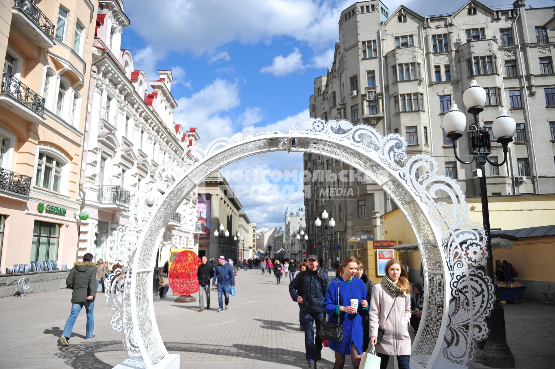 Фестиваль `Пасхальный дар` на Старом Арбате в Москве.