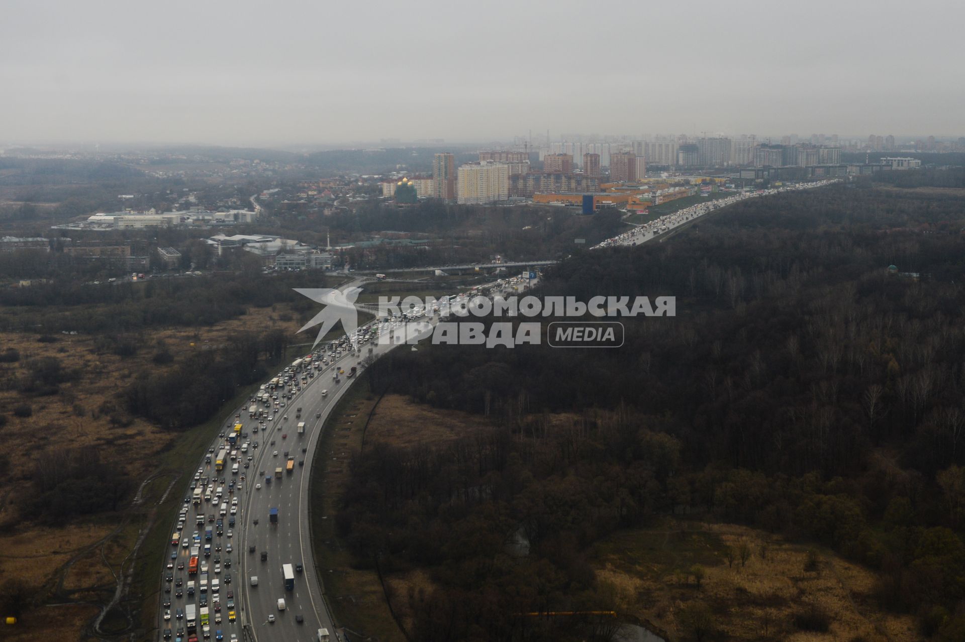 Вид на МКАД из кабины вертолета.