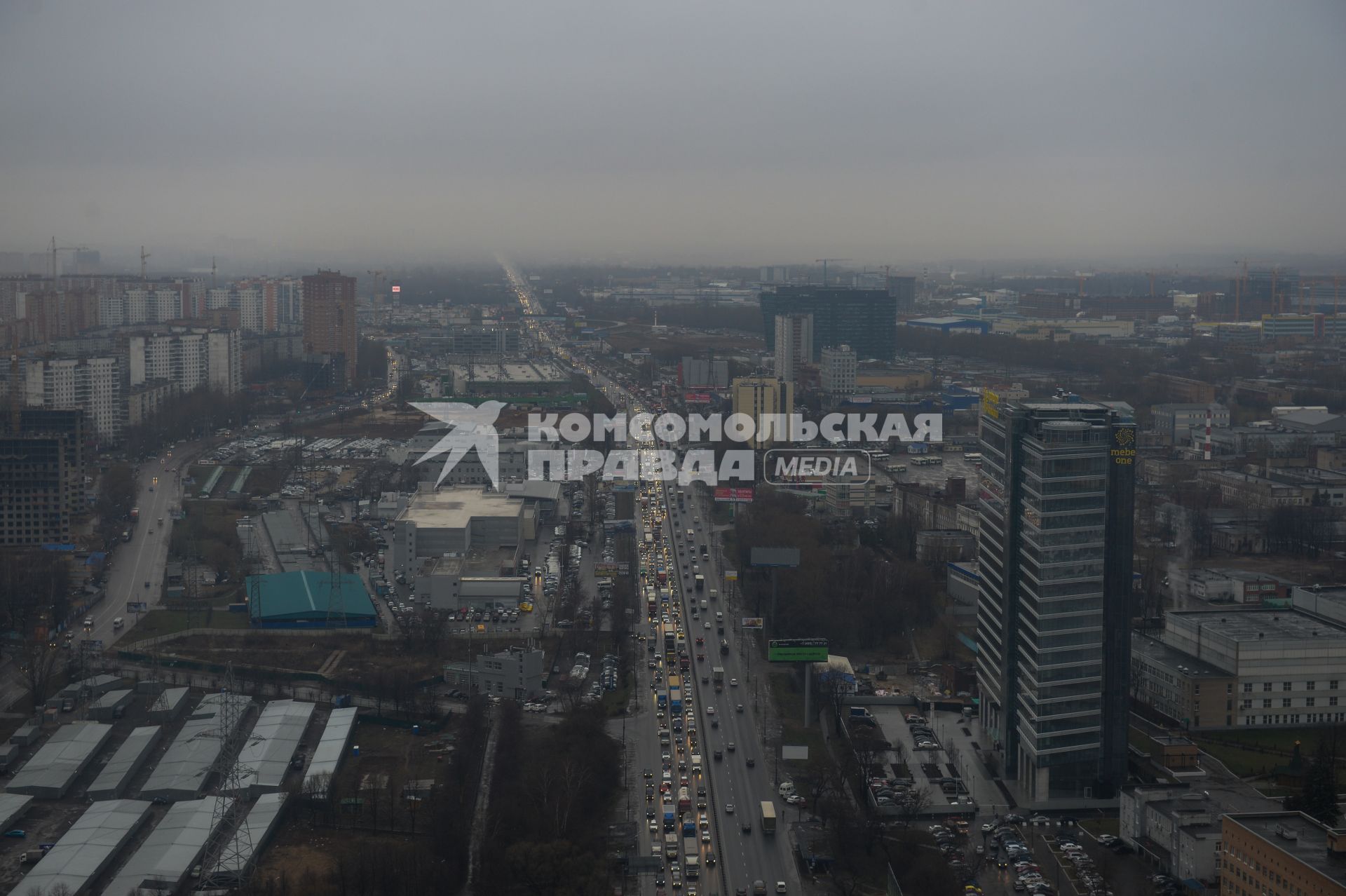 Вид на Ленинградское шоссе из кабины вертолета.