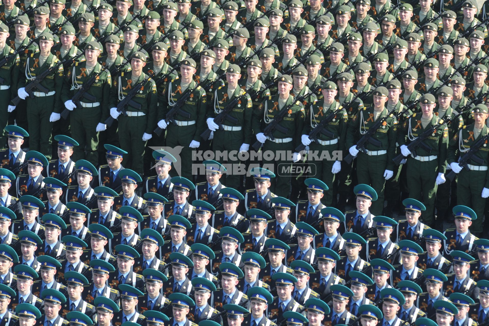 Москва. Генеральная репетиция Парада Победы на Красной площади.