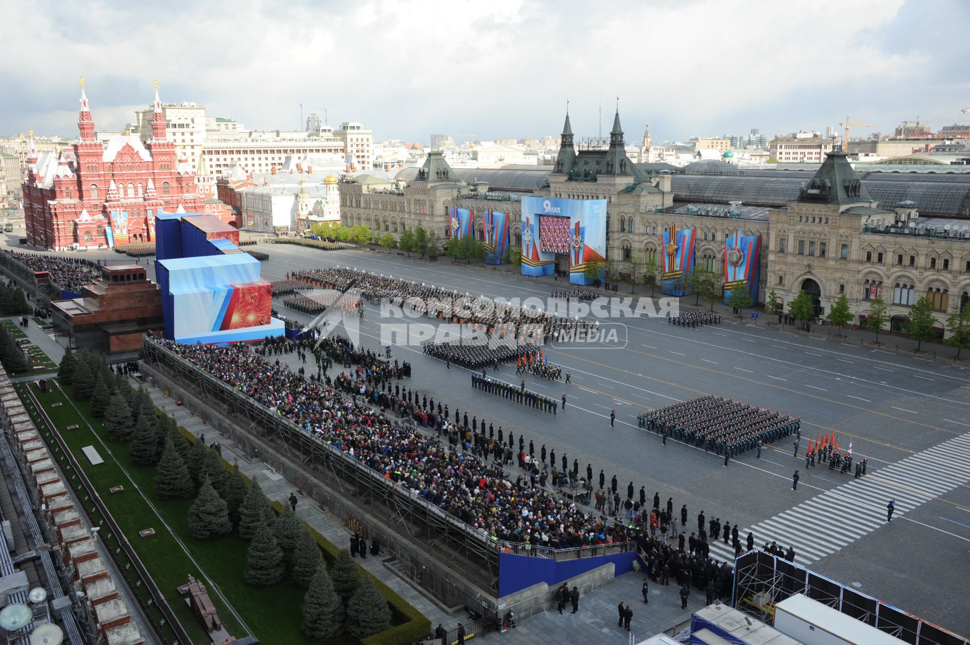 Москва. Генеральная репетиция Парада Победы на Красной площади.