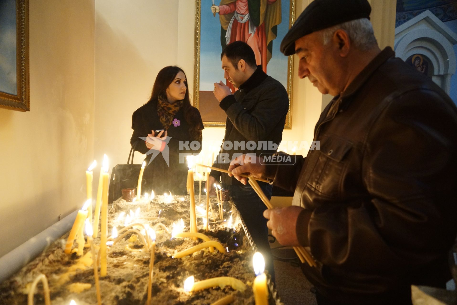 Участники шествия в память 100-летней годовщины геноцида армян войсками Османской империи. Церковь святого Карапета в Екатеринбурге