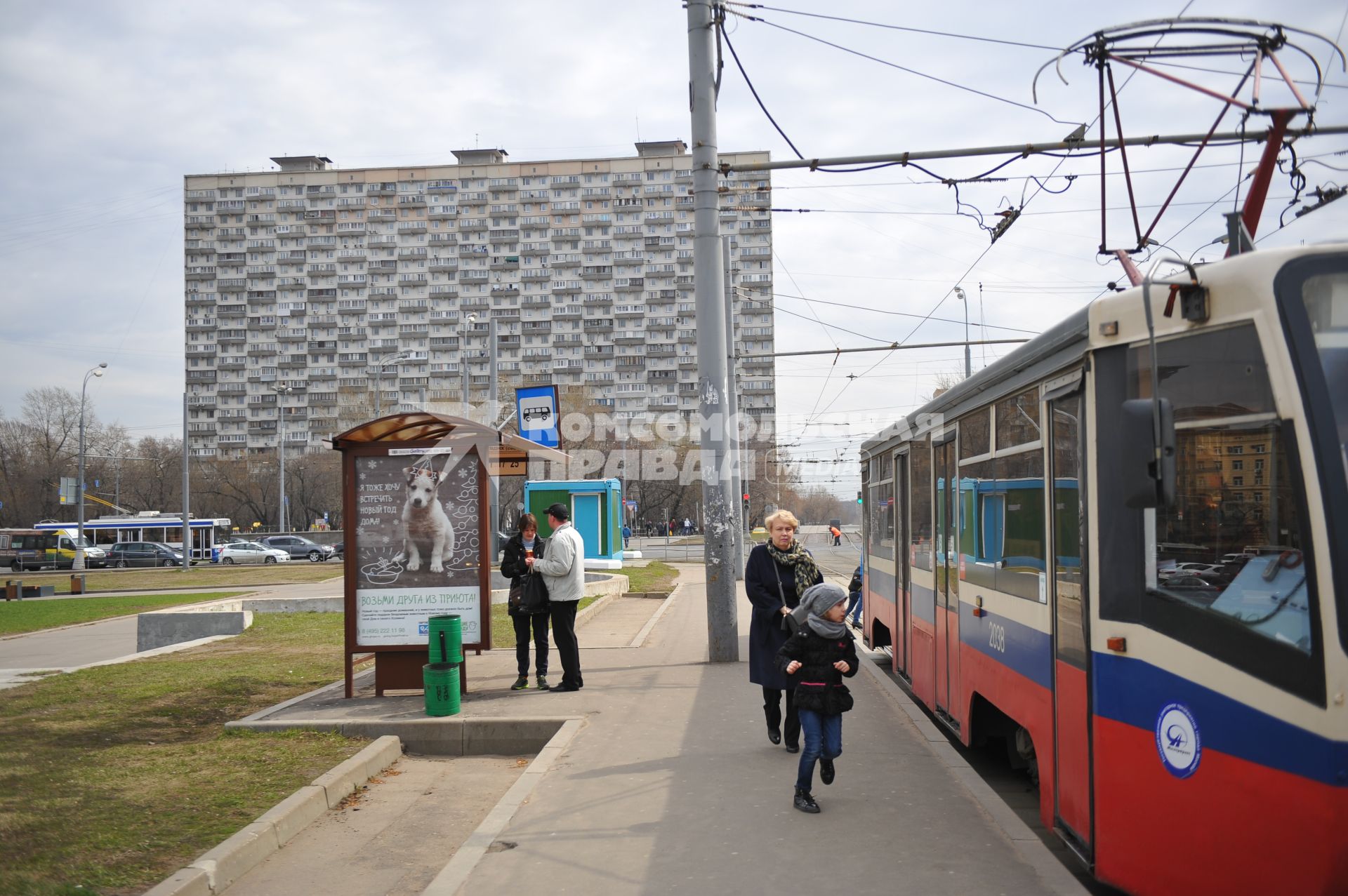 Москва. Экспериментальный 25-этажный панельный жилой дом на сваях  (Дом на курьих ножках), возведенный в 1968 году по адресу Проспект Мира 184.