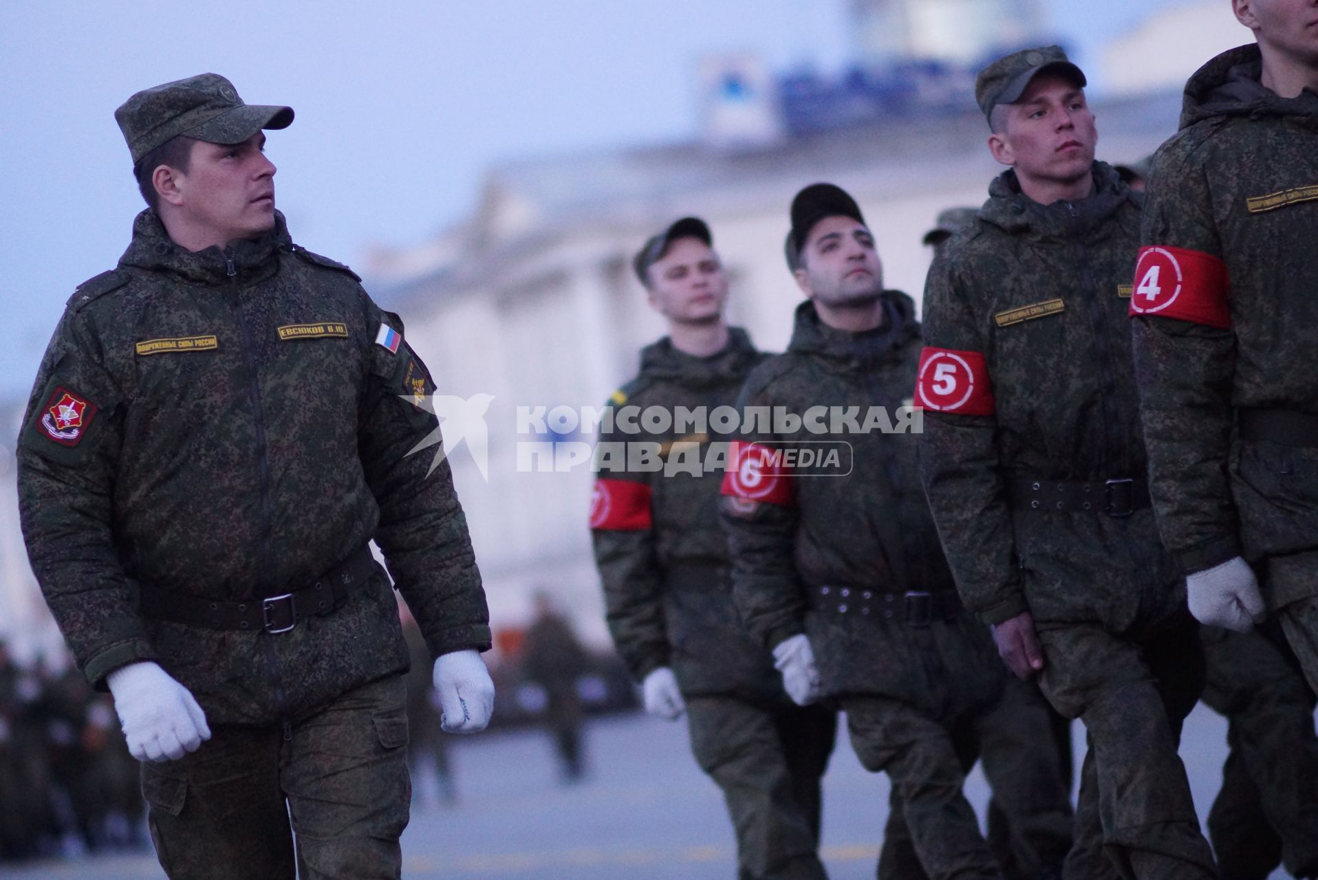 Екатеринбург. Первая ночная репетиция Парада Победы.