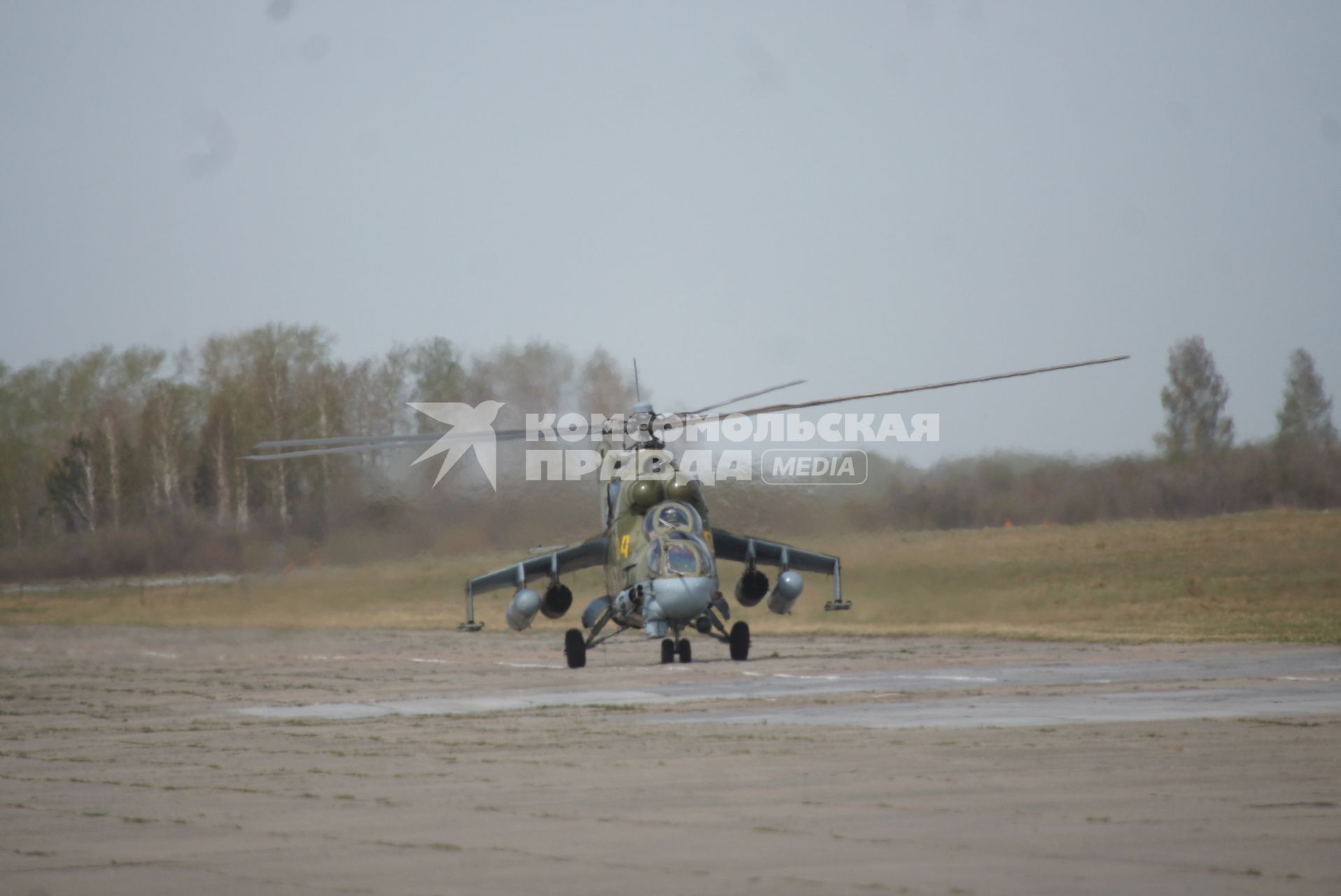 Вертолеты Ми-24 на авиабазе \"Каменск-Уральский\". Каменск-Уральский