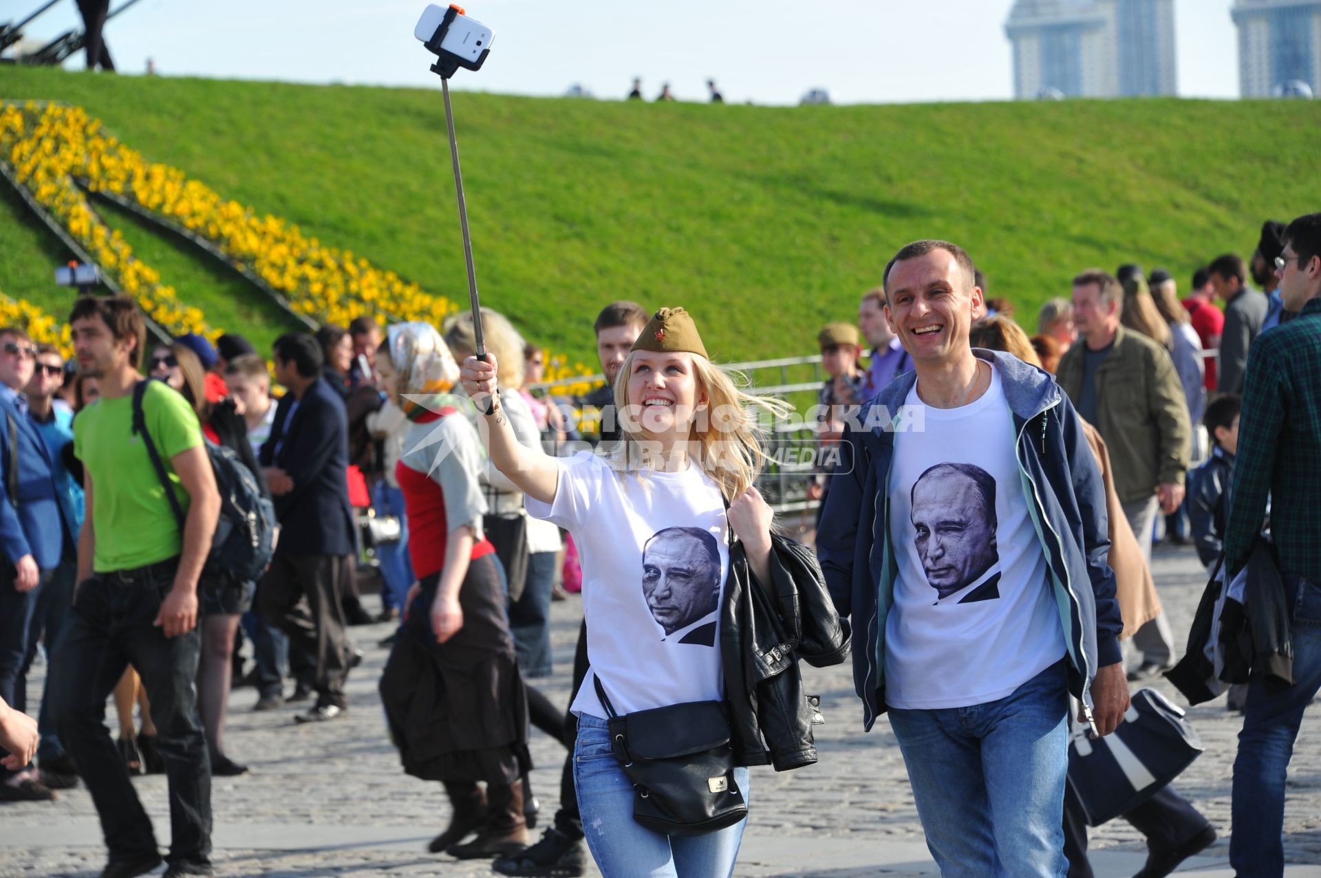 Празднования Дня Победы в Москве. Народные гуляния в Парке Победы на Поклонной горе.