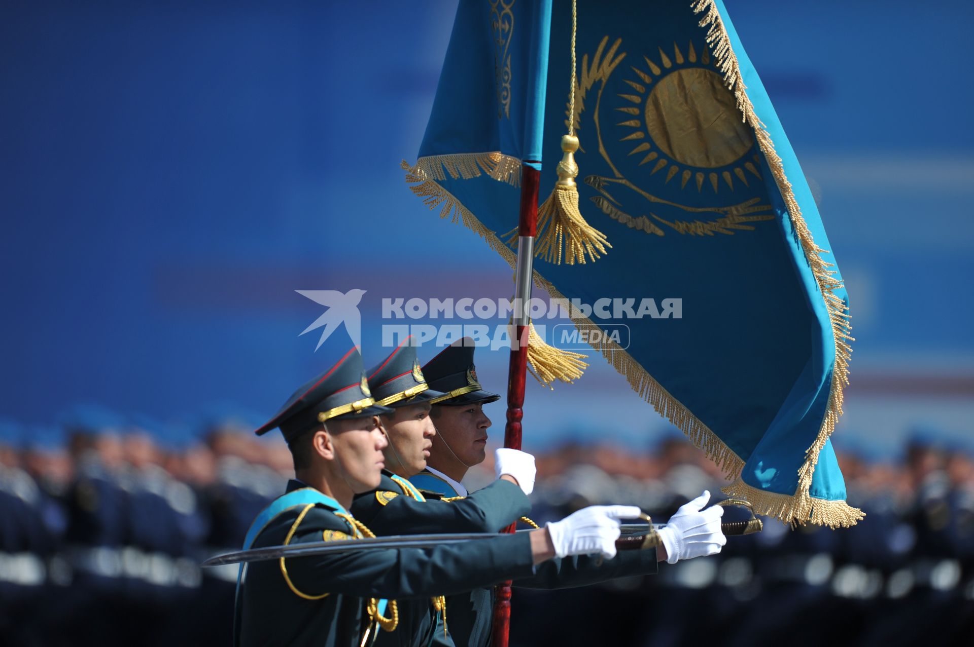 Москва. Курсанты Военного института сухопутных войск Республики Казахстан во время военного парада на Красной площади, в честь 70-летия Победы в Великой Отечественной войне.