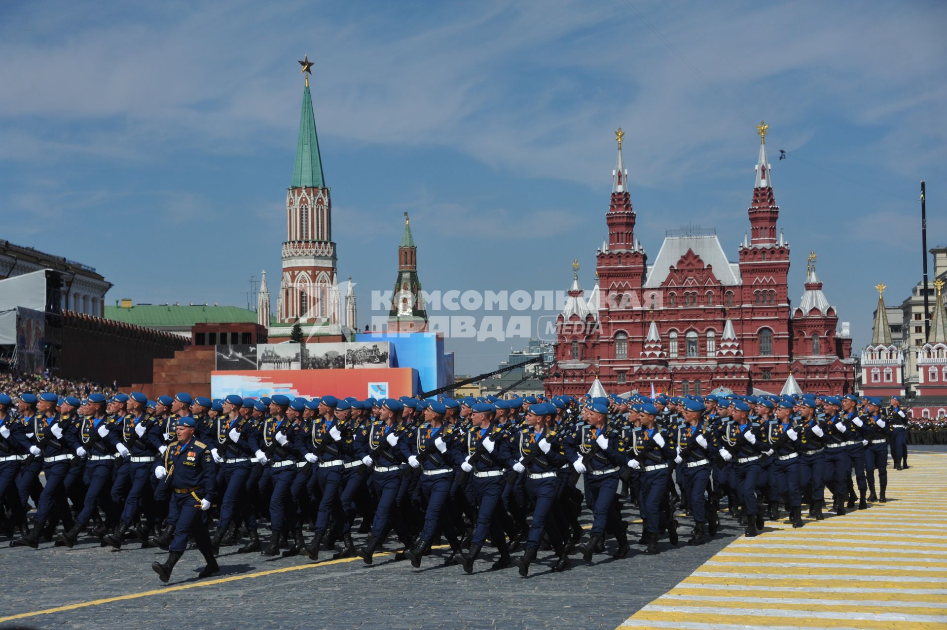 Москва. Военнослужащие парадных расчетов во время военного парада на Красной площади, в честь 70-летия Победы в Великой Отечественной войне.