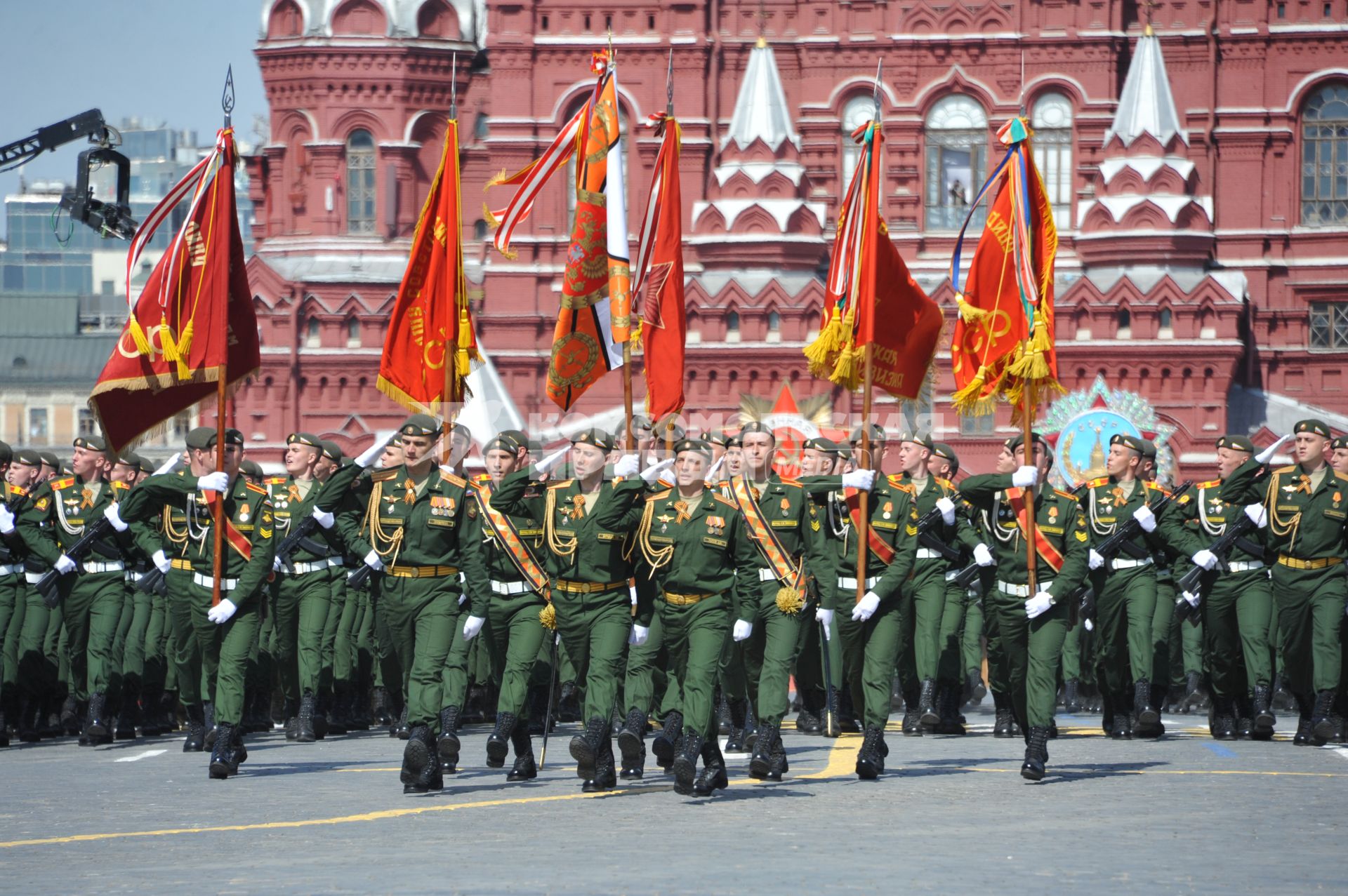 Москва. Военнослужащие Сухопутных войск РФ во время военного парада на Красной площади, в честь 70-летия Победы в Великой Отечественной войне.