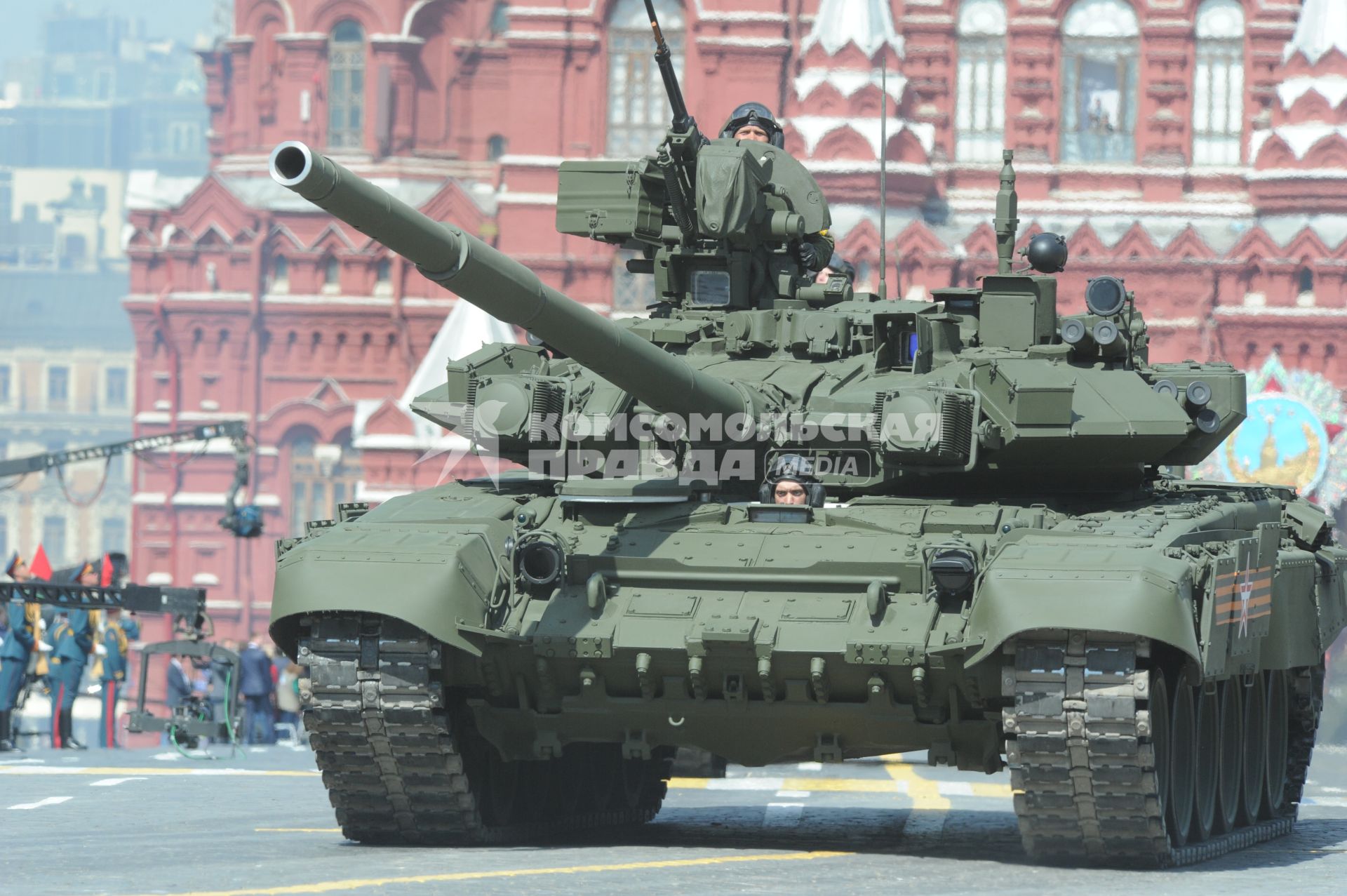 Москва. Танк Т-90А во время военного парада на Красной площади, в честь 70-летия Победы в Великой Отечественной войне.