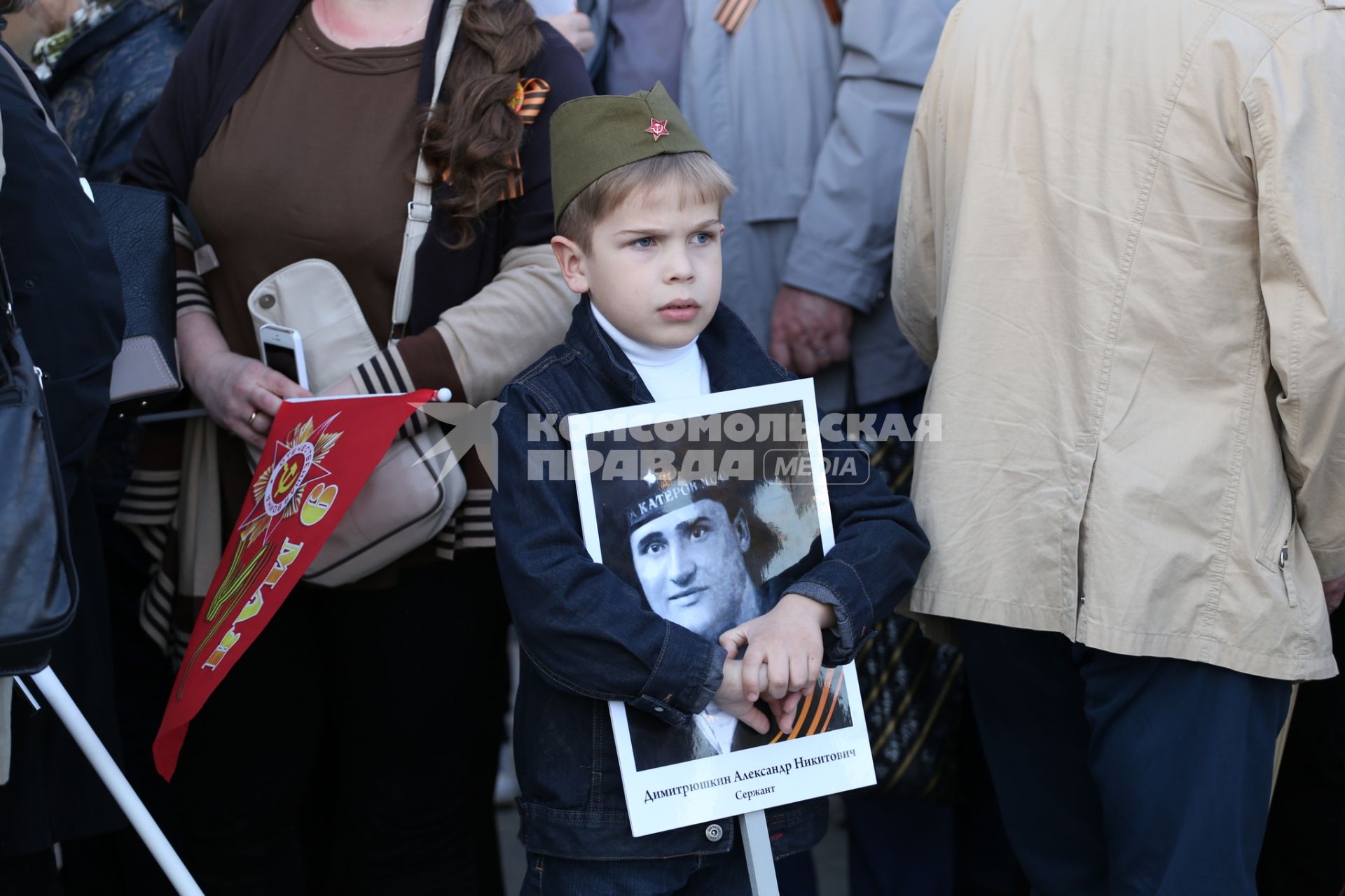 Саратов. Акция `Бессмертный полк`, посвященная 70-летию Победы в Великой Отечественной войне.