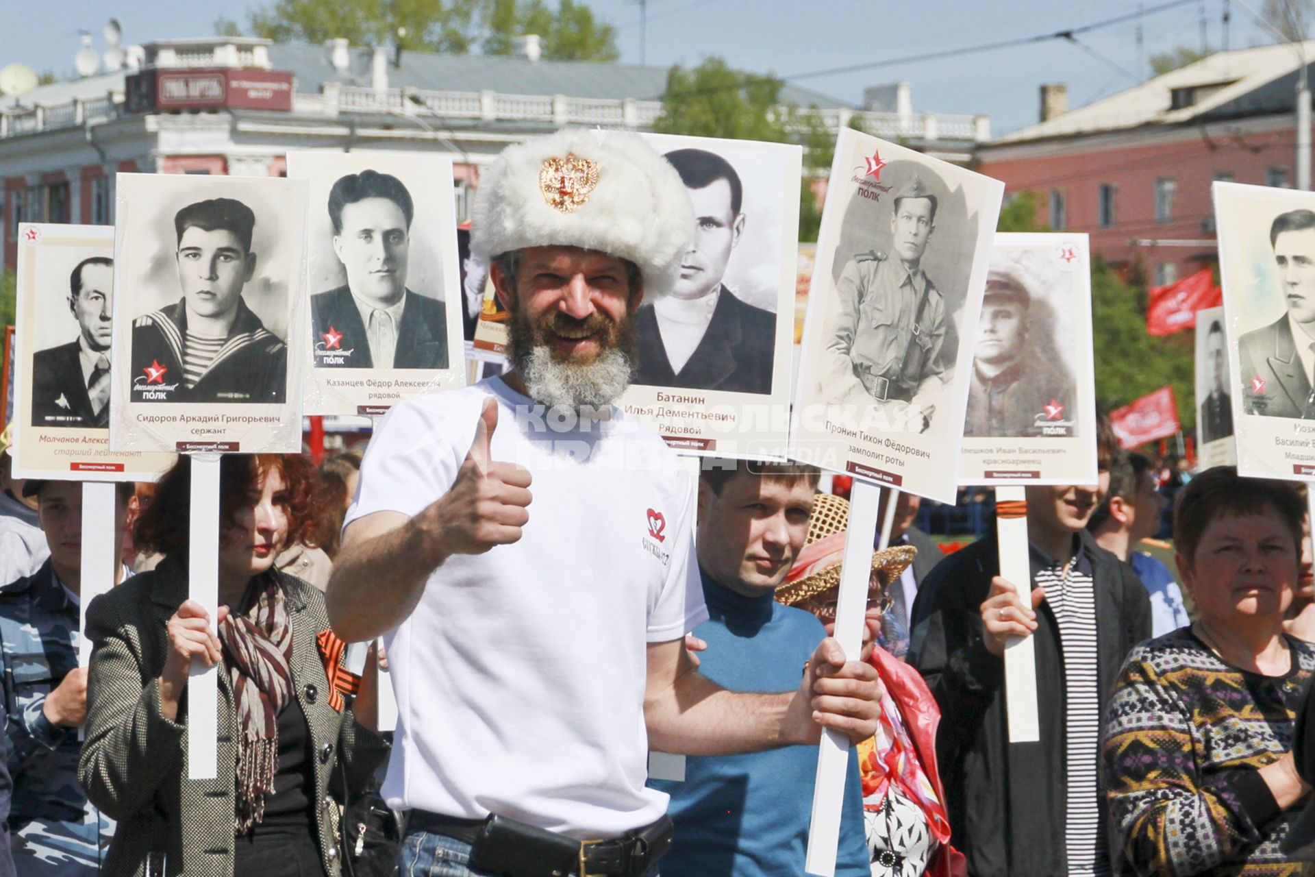 Барнаул. Акция `Бессмертный полк`, посвященная 70-летию Победы в Великой Отечественной войне.