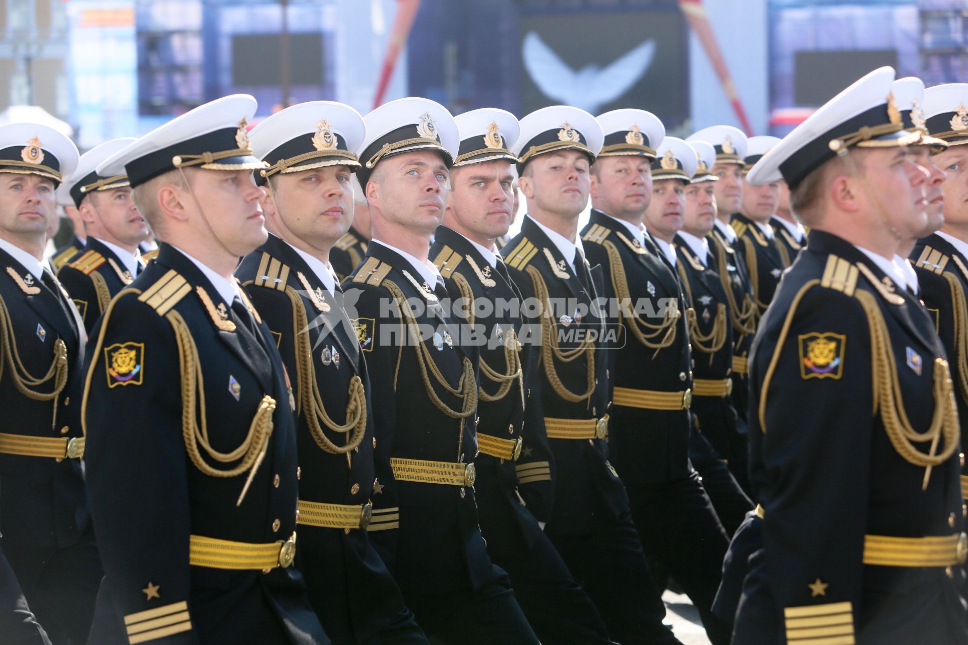 Санкт-Петербург. Военнослужащие парадных расчетов во время Парада Победы на Дворцовой площади в честь 70-летия Победы в Великой Отечественной войне.