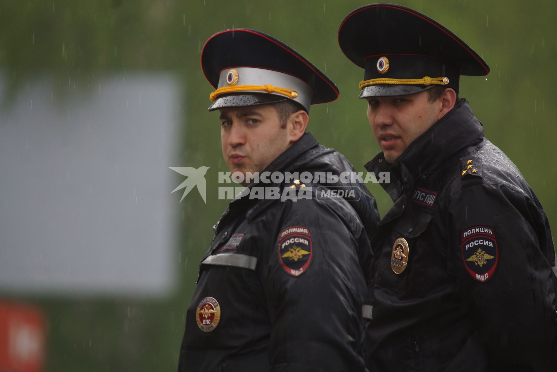 Полицейские ГИБДД у дороги во время рейда. Екатеринбург