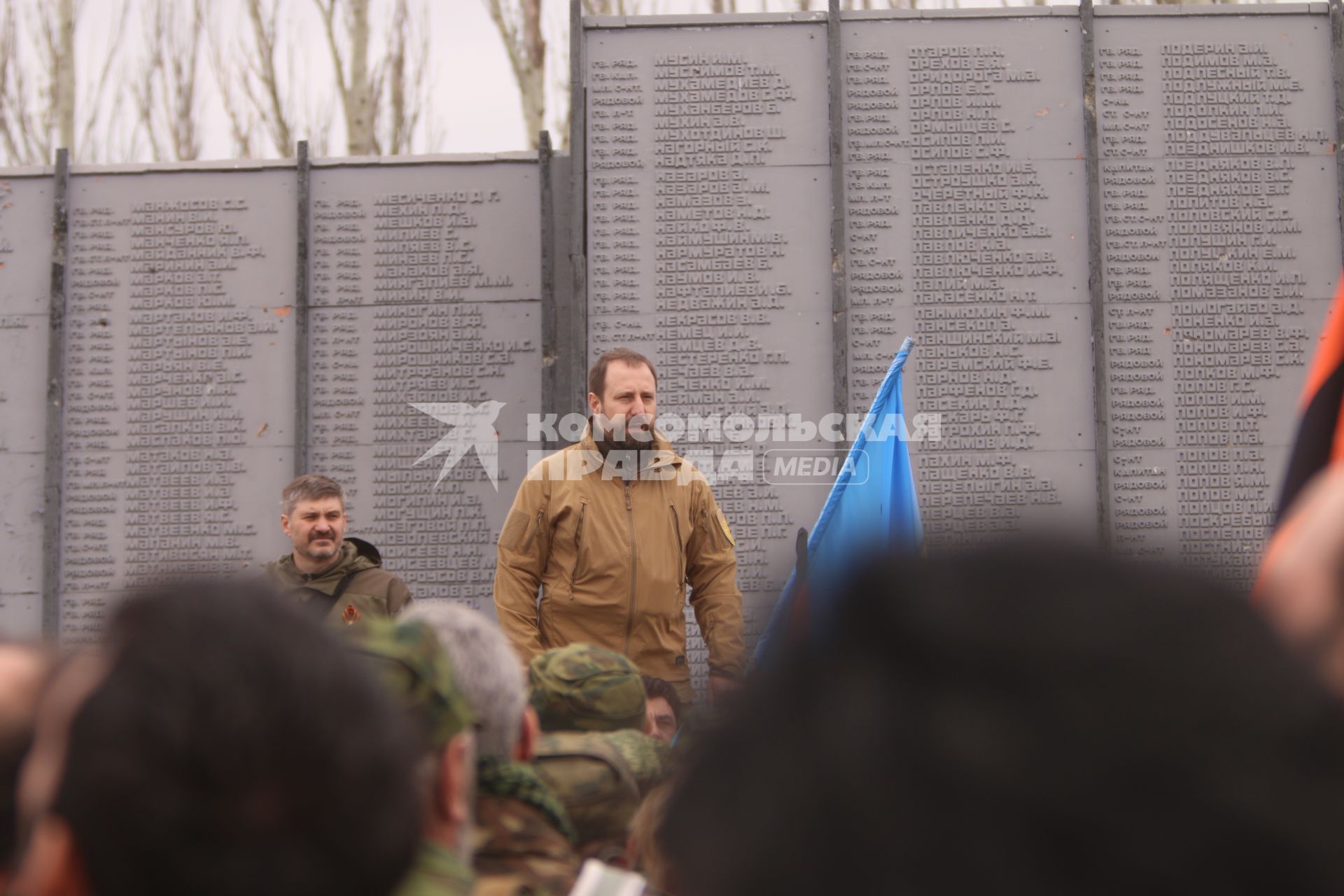 Украина. Донецкая область. Курган Саур-Могила. Командир бригады `Восток`, секретарь Совета безопасности ДНР Александр Ходоковский  во время мероприятий, посвященных годовщине создания бригады `Восток` и установки поминального колокола.