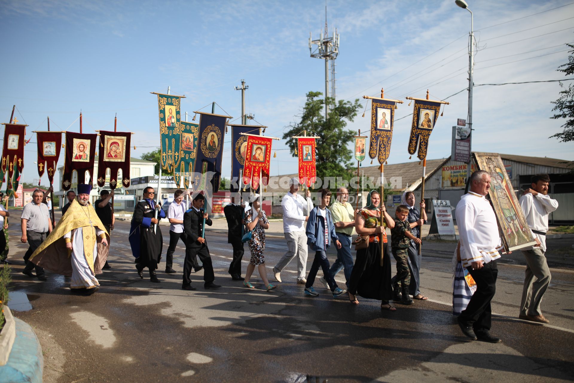 20-летняя годовщина теракта в Буденновске. Крестный ход по пути следования боевиков Шамиля Басаева.