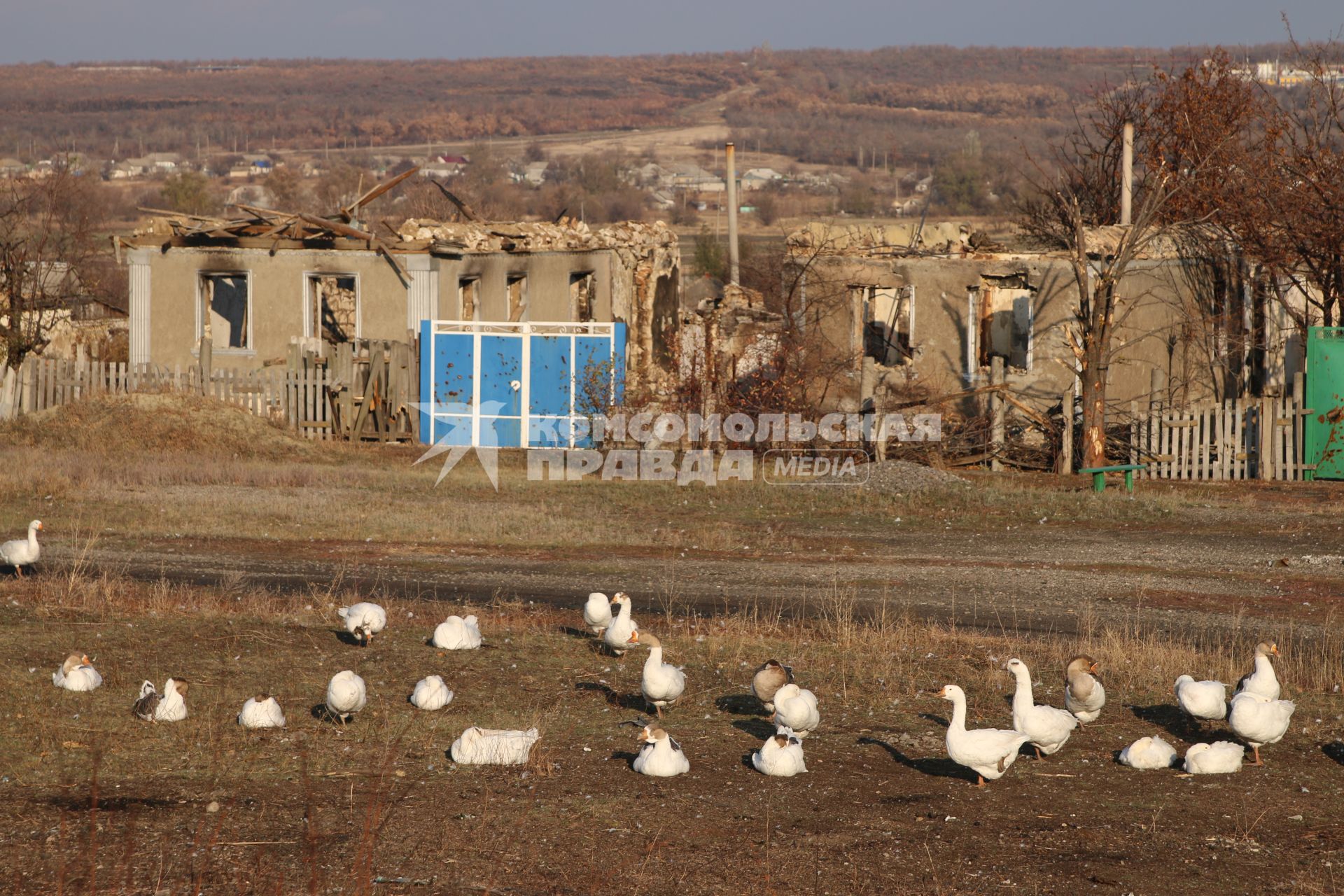 Украина. Луганская область. п.Новосветловка. Дома, разрушенные в результате артобстрела украинской армией.