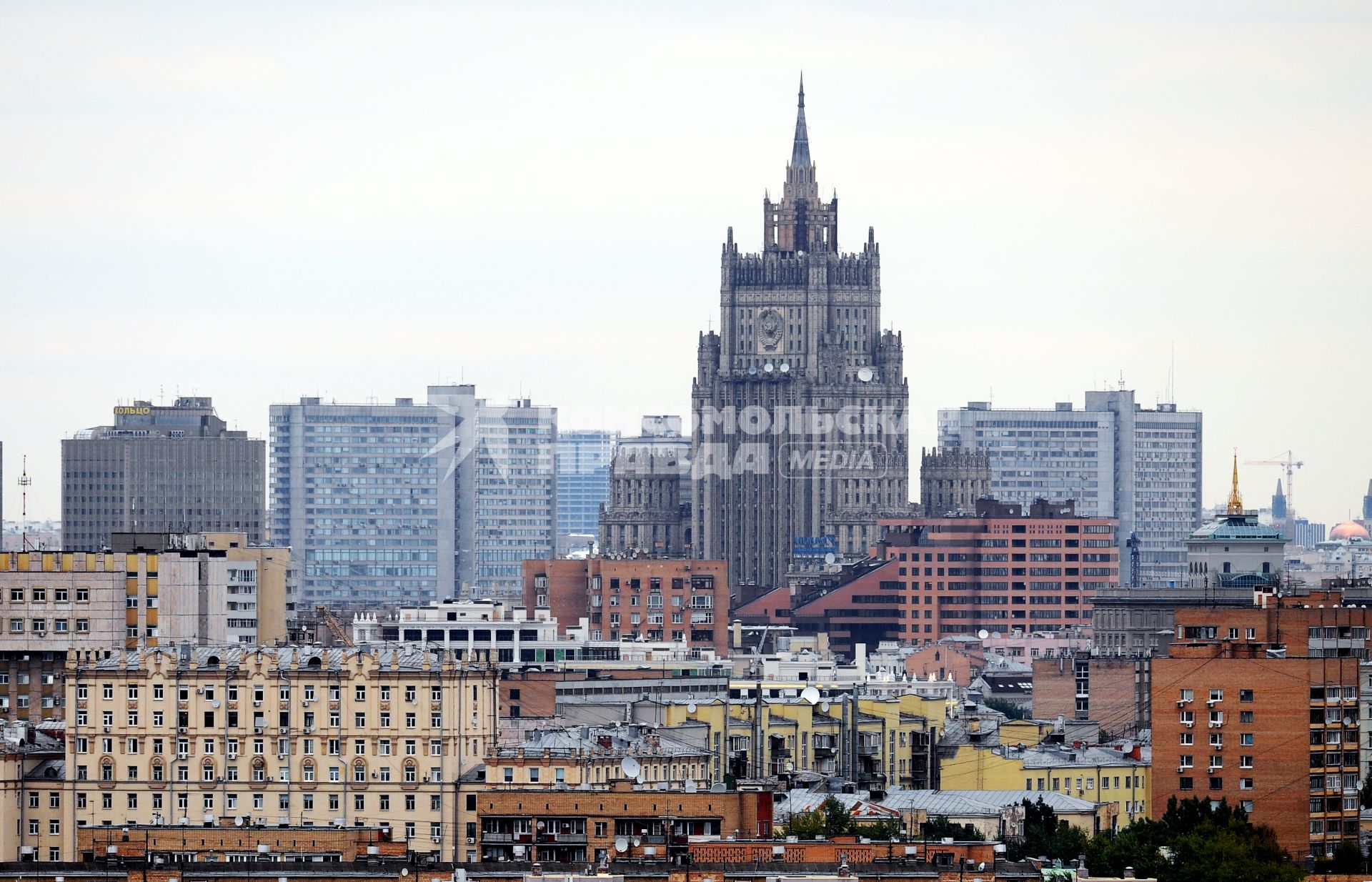 Москва. Вид со смотровой площадки на Министерство иностранных дел РФ.