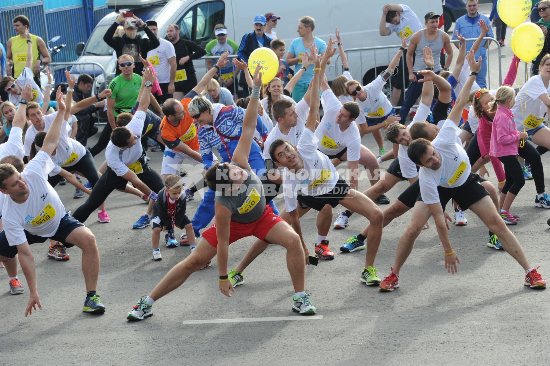 Москва. Забег `Grom10k`, проводимый при поддержке Центра физкультуры и спорта г. Москвы в Крылатском.