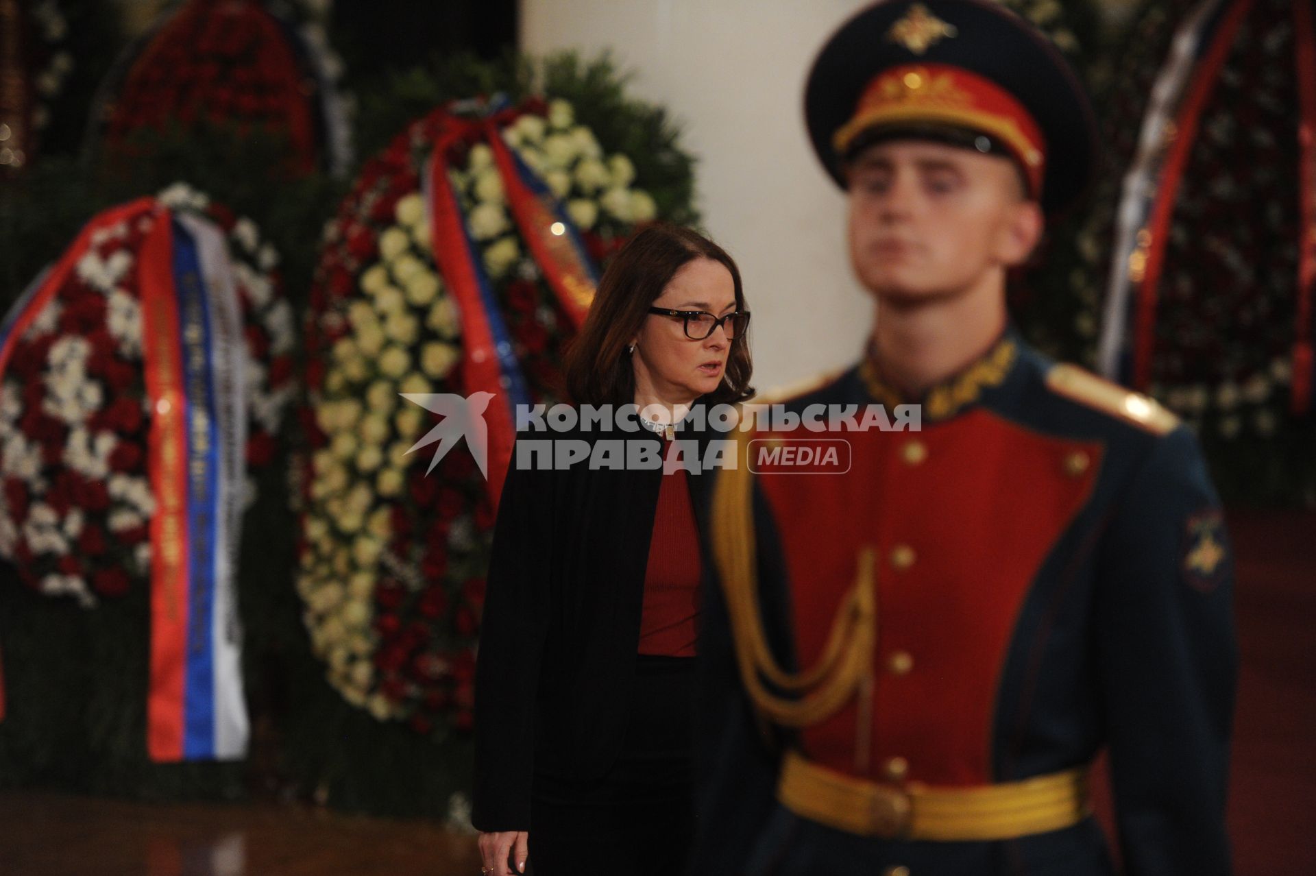 Москва. Председатель Центрального банка РФ Эльвира Набиуллина во время церемонии прощания с Е.Примаковым в Колонном зале Дома Союзов.