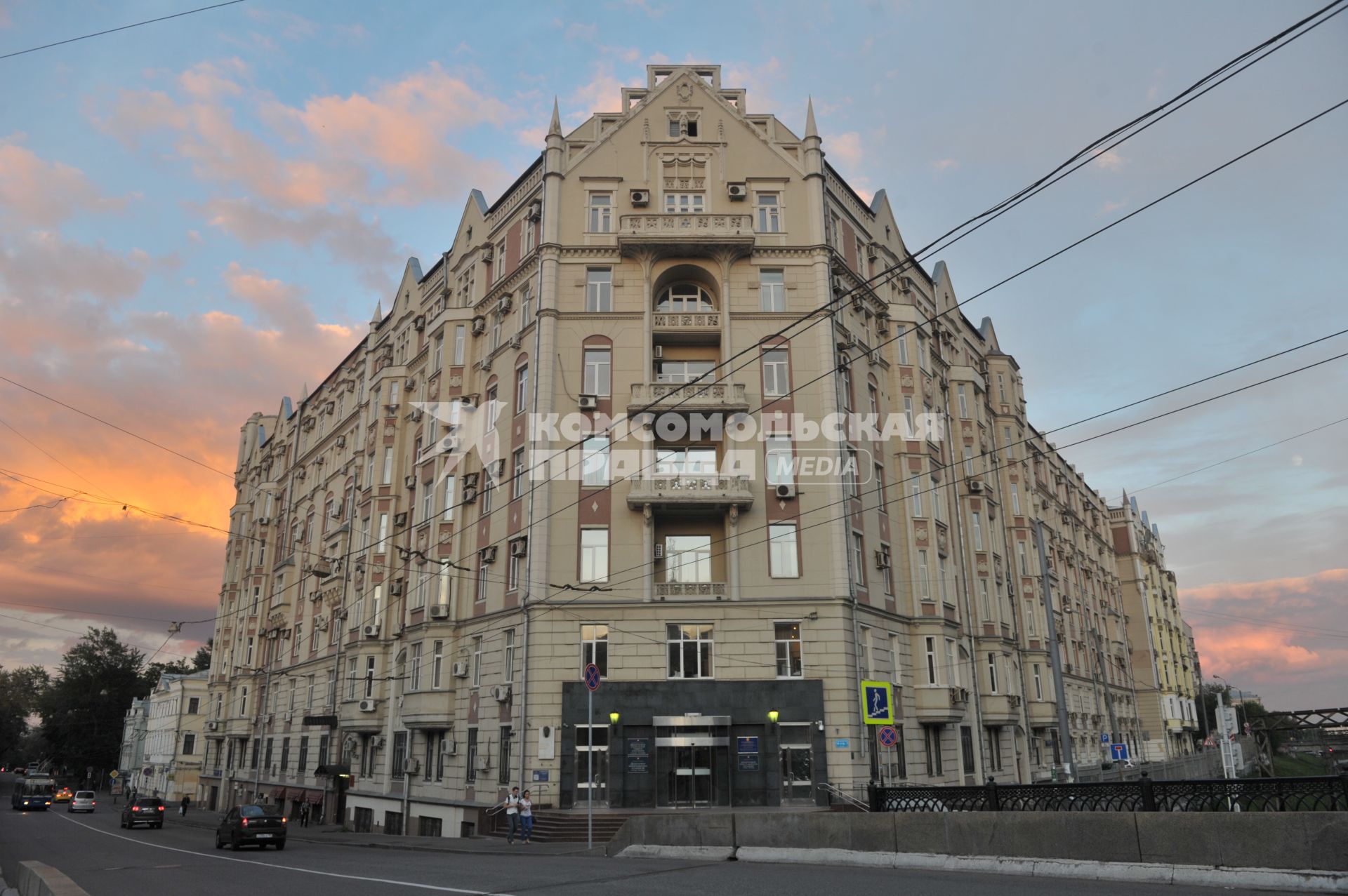 Москва. Доходный дом Московского Басманного товарищества на Новой Басманной улице, 10. Построен в 1913 году по проекту архитектора Адольфа Зелигсона. Сейчас в доме находится Департамент информационных технологий Москвы.