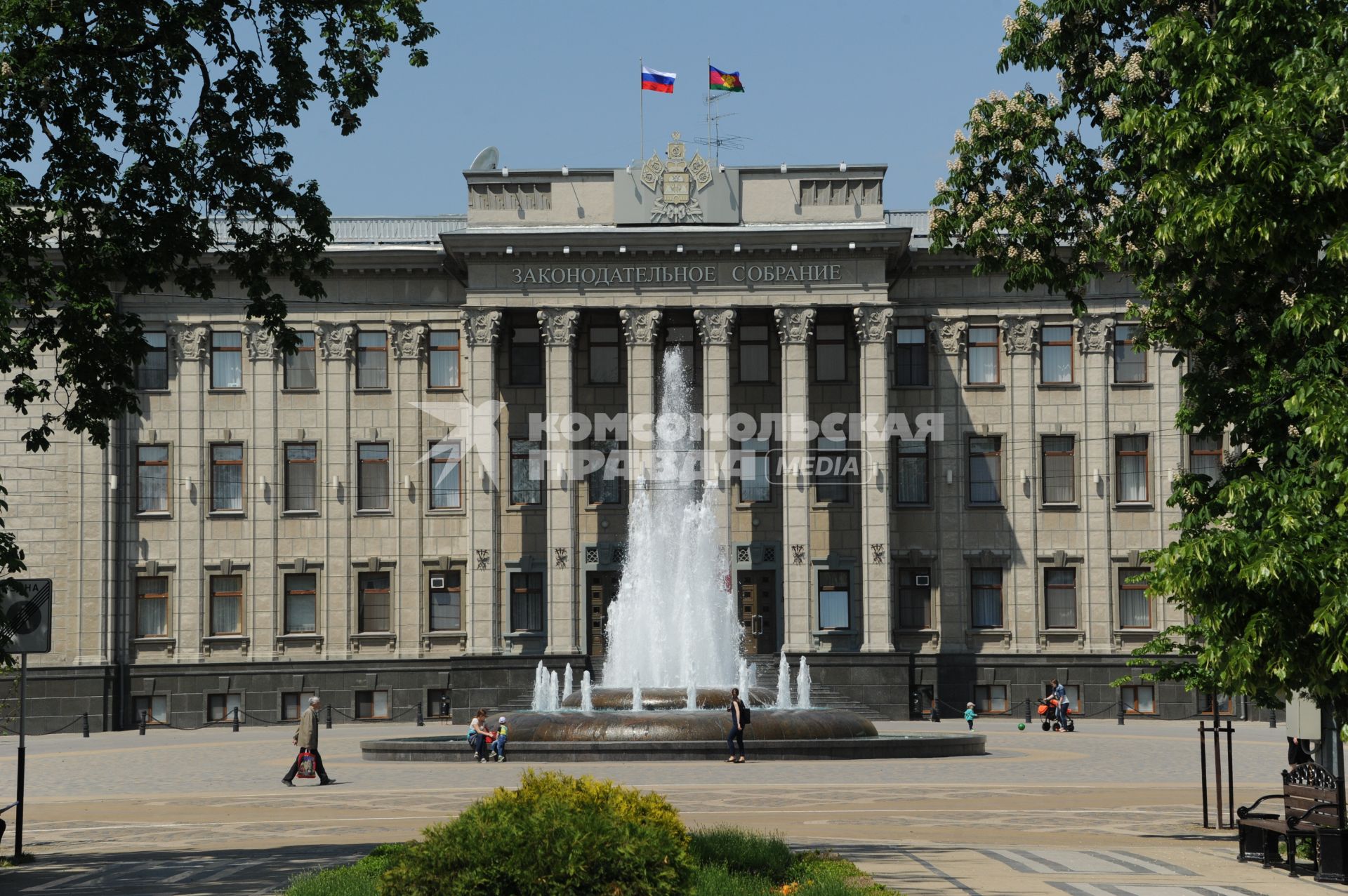 Виды Краснодара. Здание Законодательного собрания.