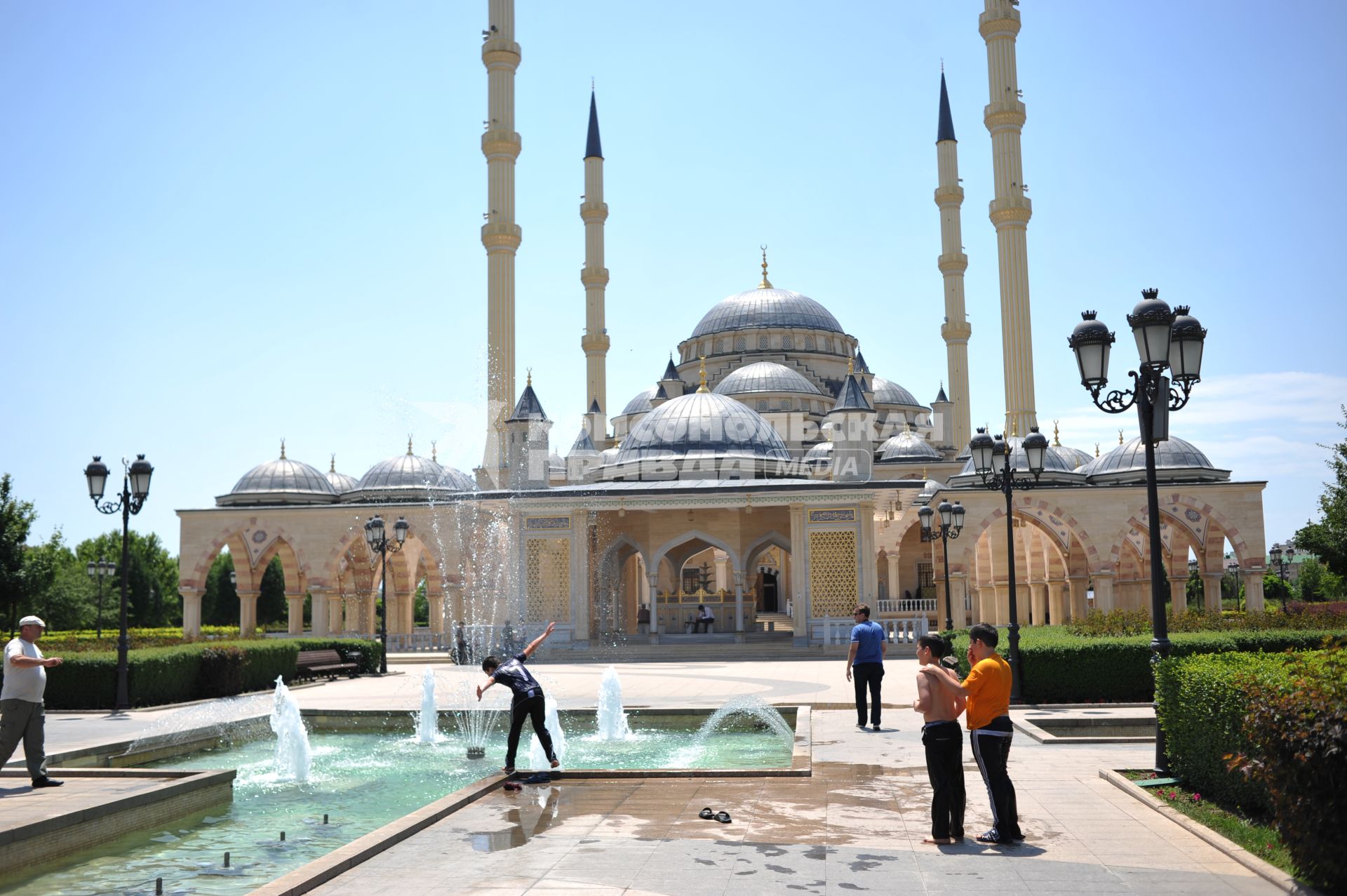Виды Грозного. Мечеть `Сердце Чечни` имени Ахмата Кадырова.