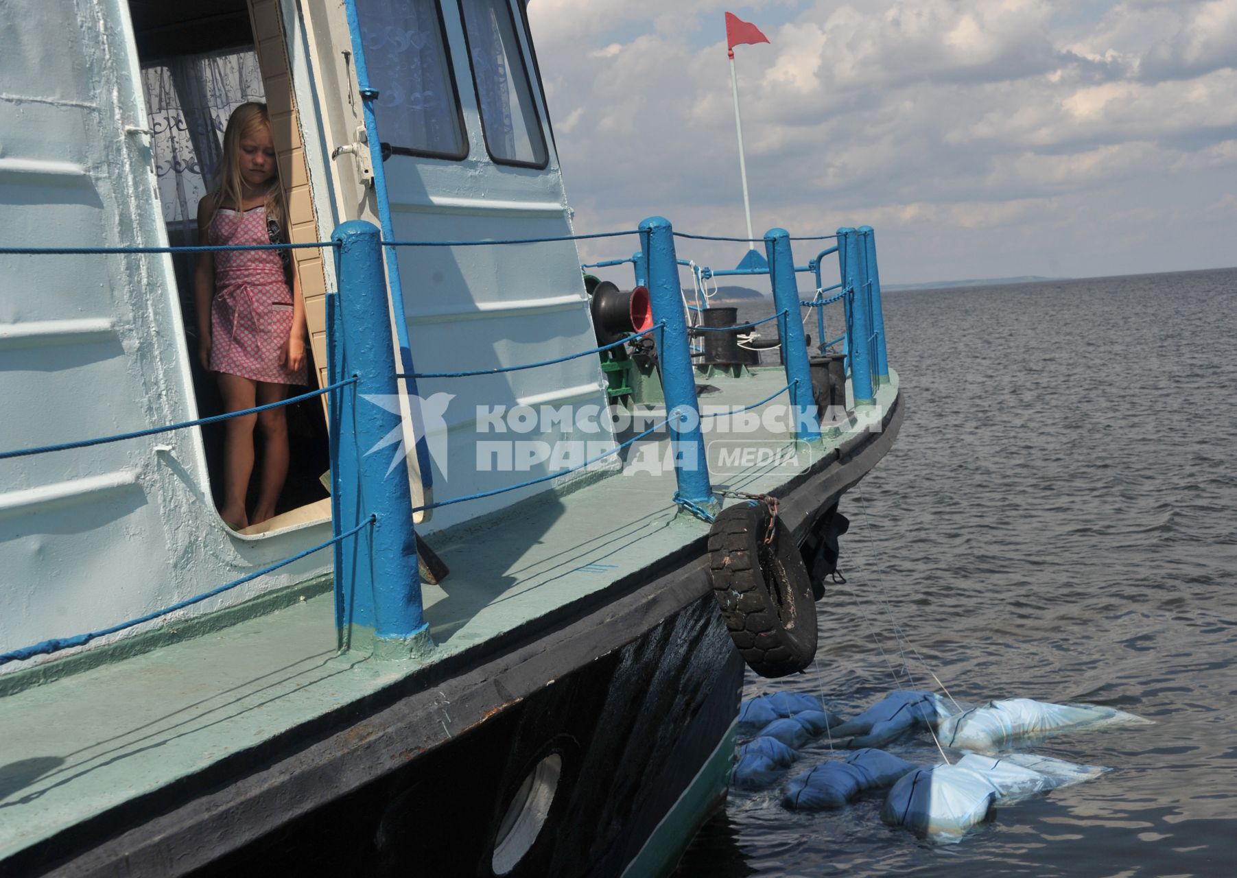 Камско-Устьинский район. В Куйбышевском водохранилище на Волге затонул теплоход Булгария. Спасательные работы на месте катастрофы.