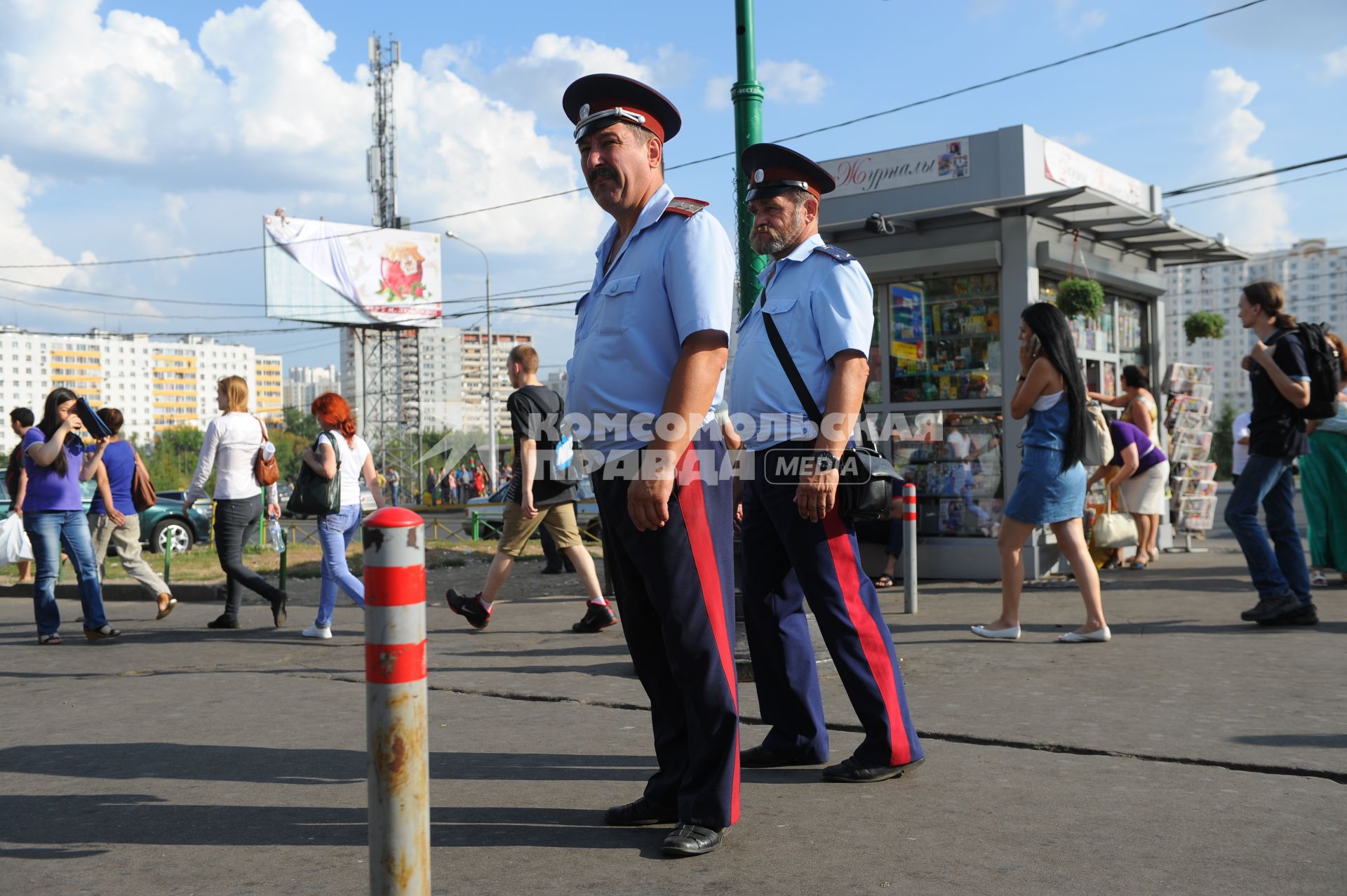 Москва. Казачий патруль в районе Люблино.