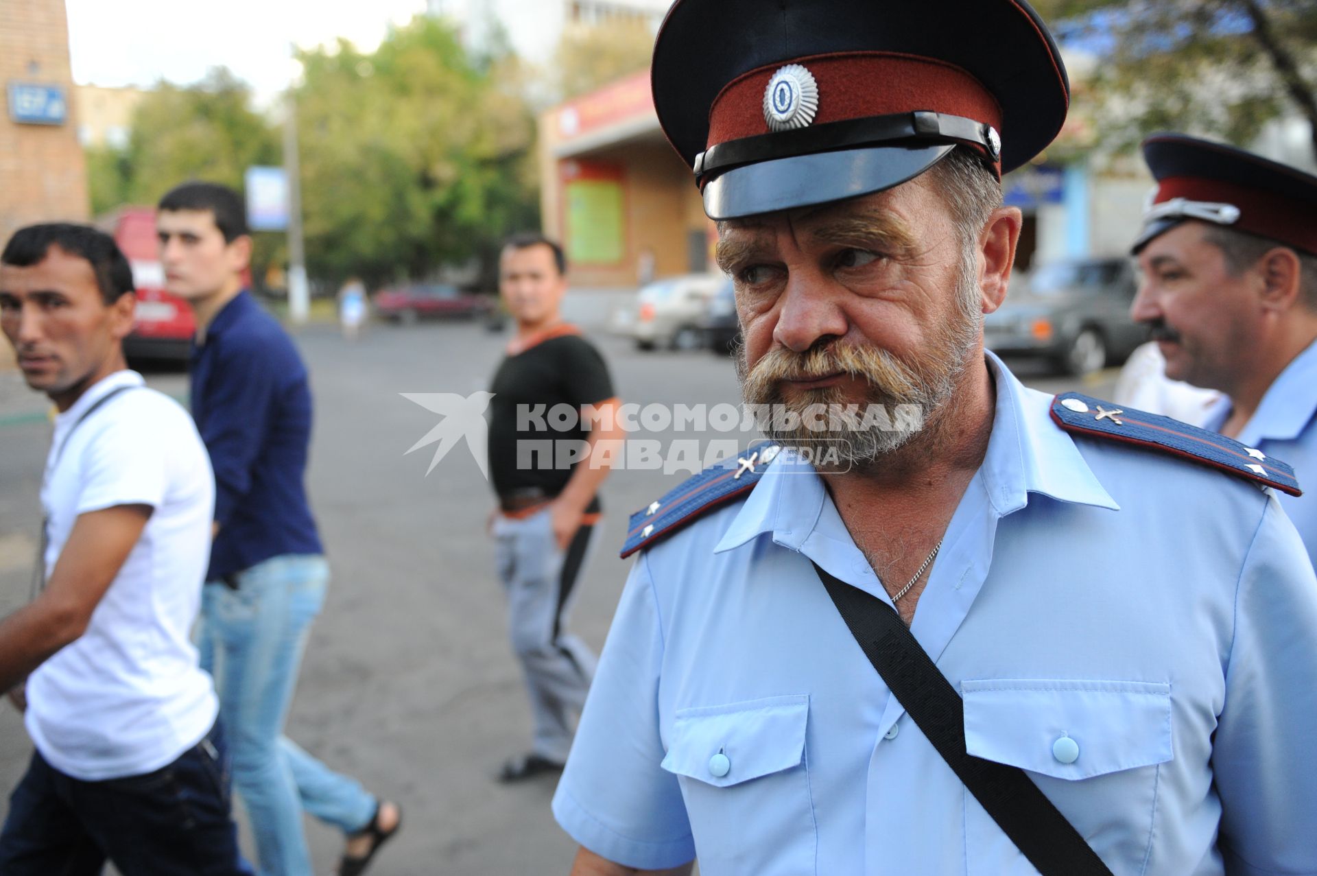 Москва. Казачий патруль в районе Люблино.