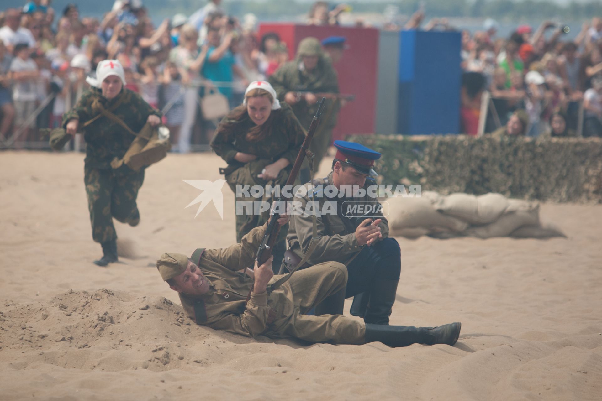 Самара. Военно-историческая реконструкция высадки речного десанта у города Пинск.