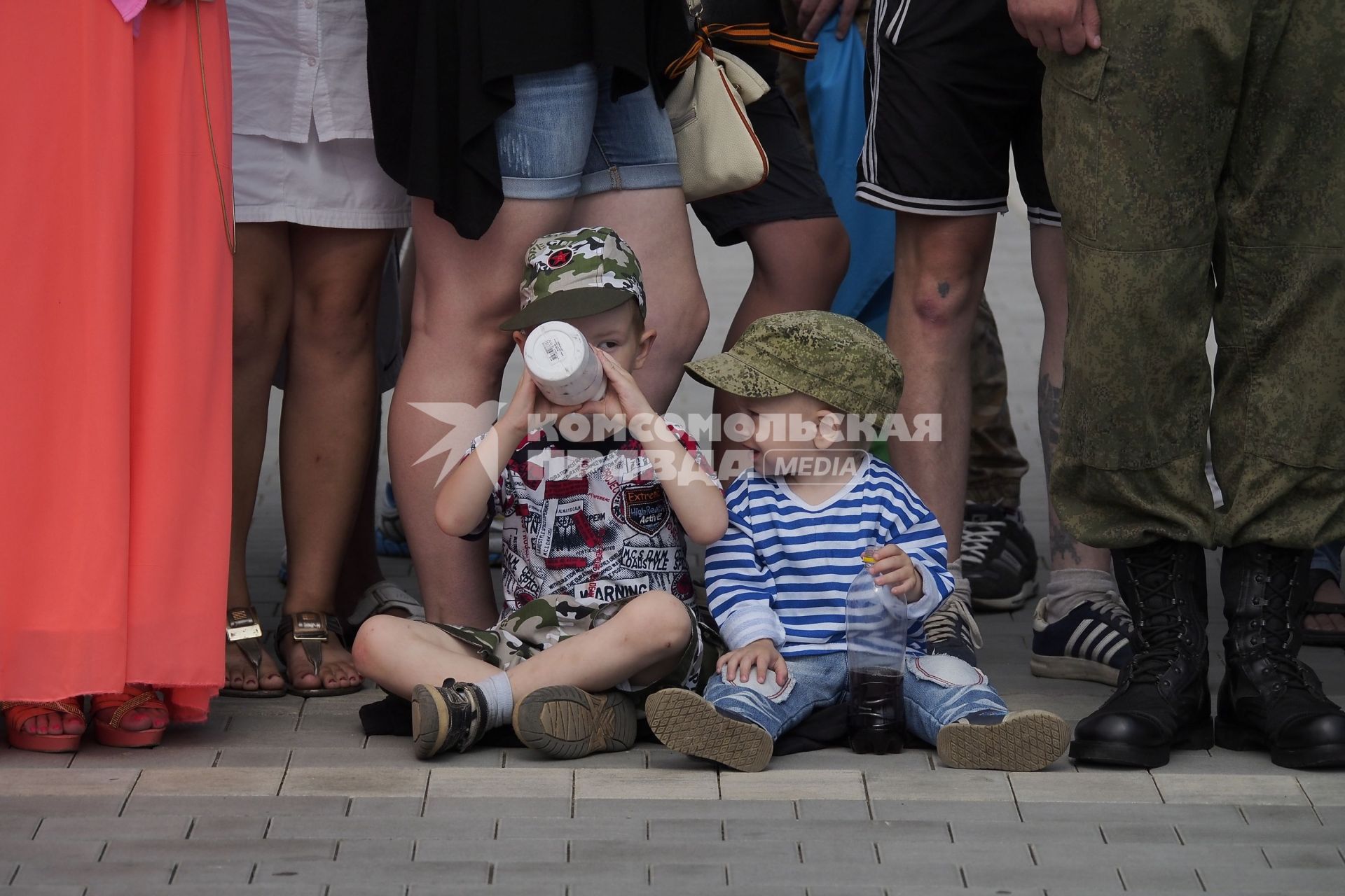 Тула. Дети во время празднования 85-летия Воздушно-десантных войск.