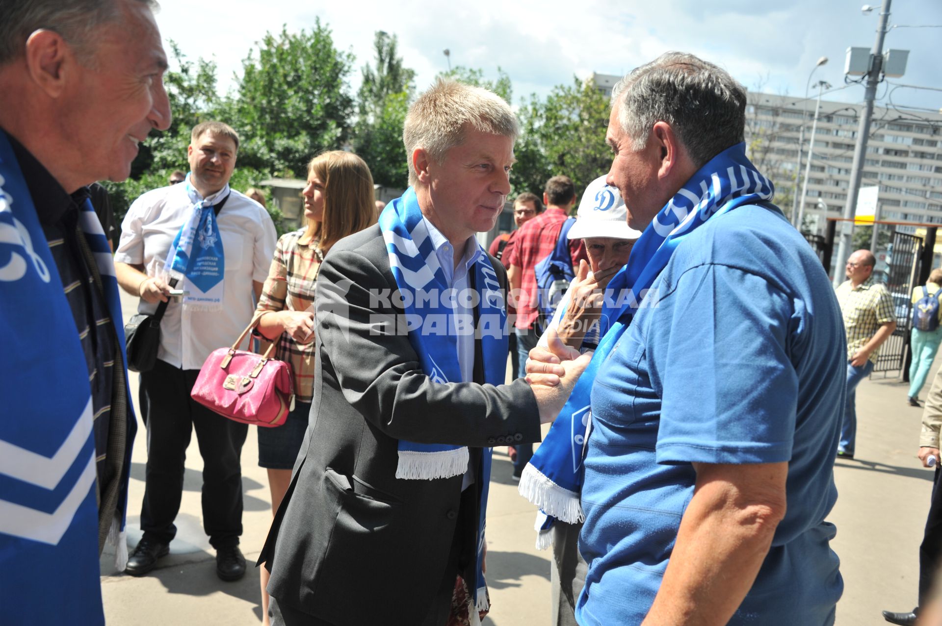 17.07.2015. Москва. Футбол. Парк физкультуры и спорта Динамо. Торжественное мероприятие.  Центральному стадиону Динамо  присвоено имя легендарного вратаря Льва Яшина. На снимке  Николай Толстых (второй справа)