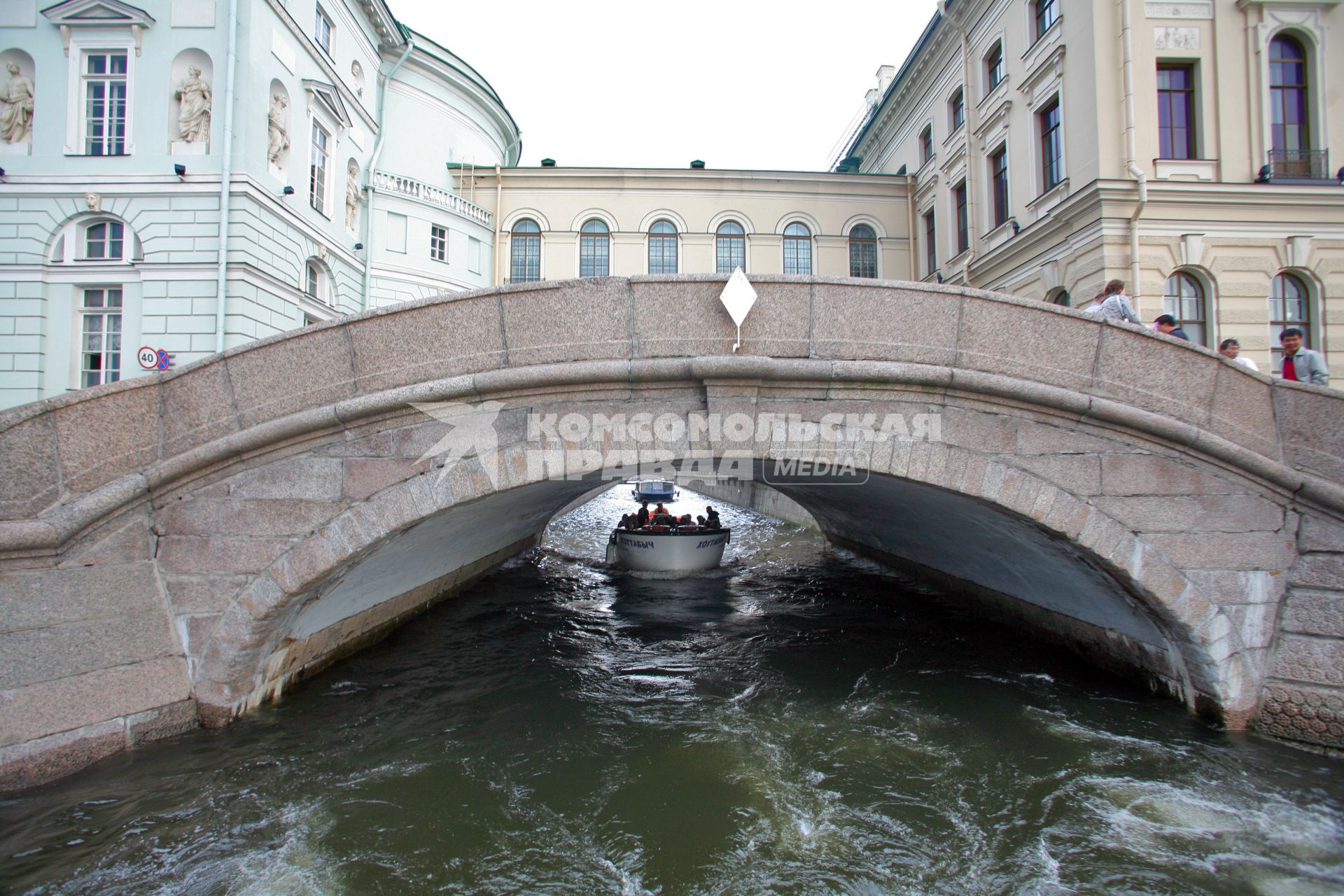 Санкт-Петербург. Водные прогулки по каналам.