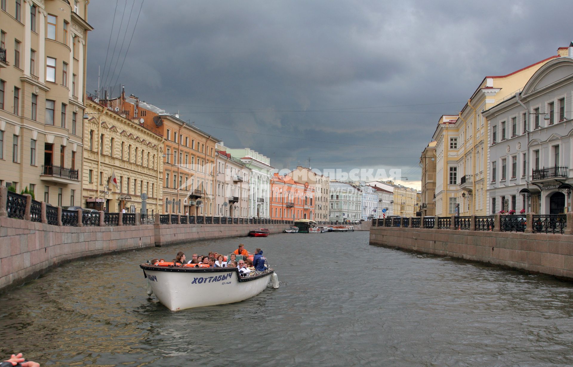 Санкт-Петербург. Водные прогулки по каналам.
