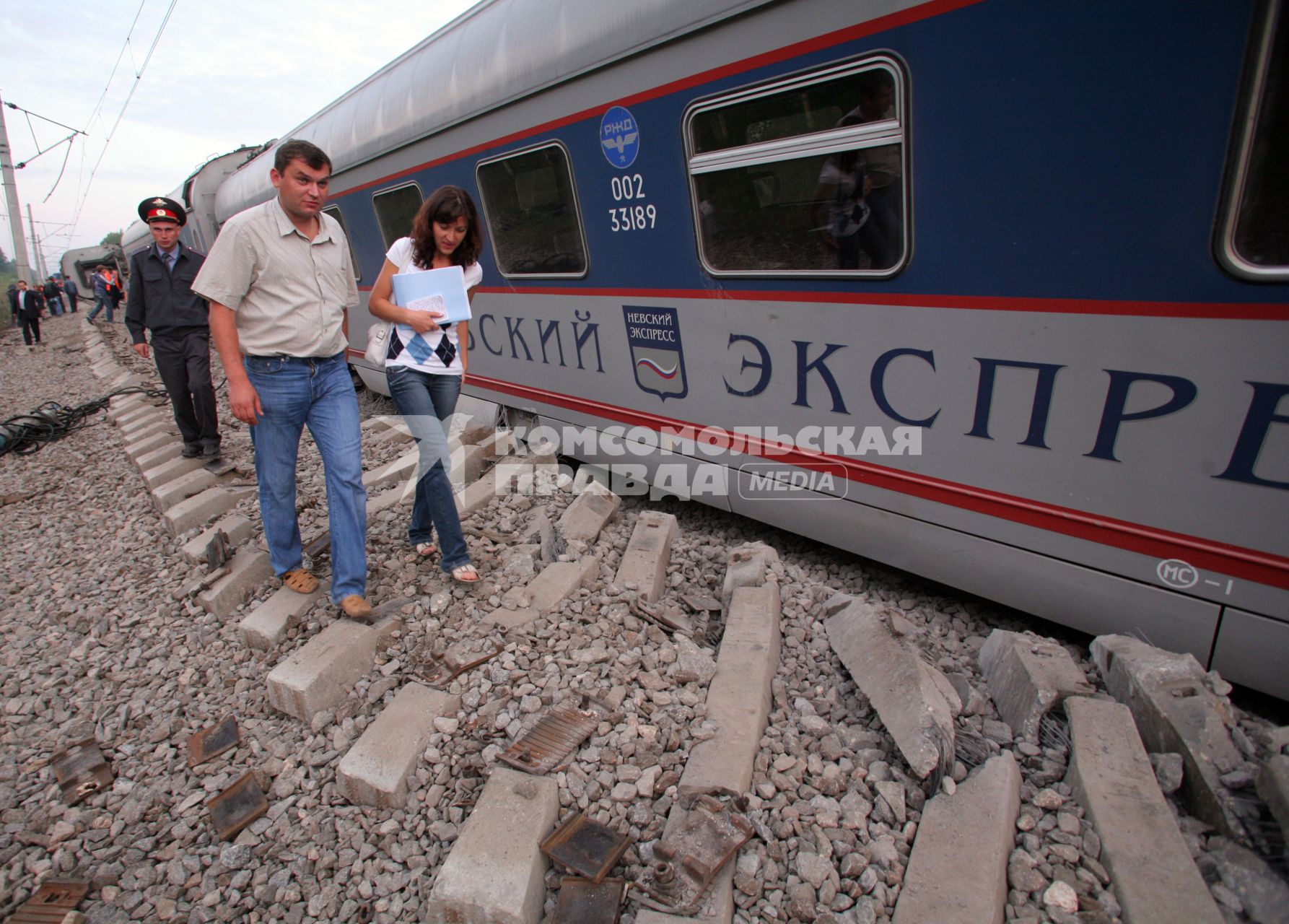 Новгородская область. Авария фирменного поезда `Невский экспресс`, произошедшая 13 августа 2007 года на перегоне Бурга - Малая Вишера Октябрьской железной дороги в результате террористического акта.