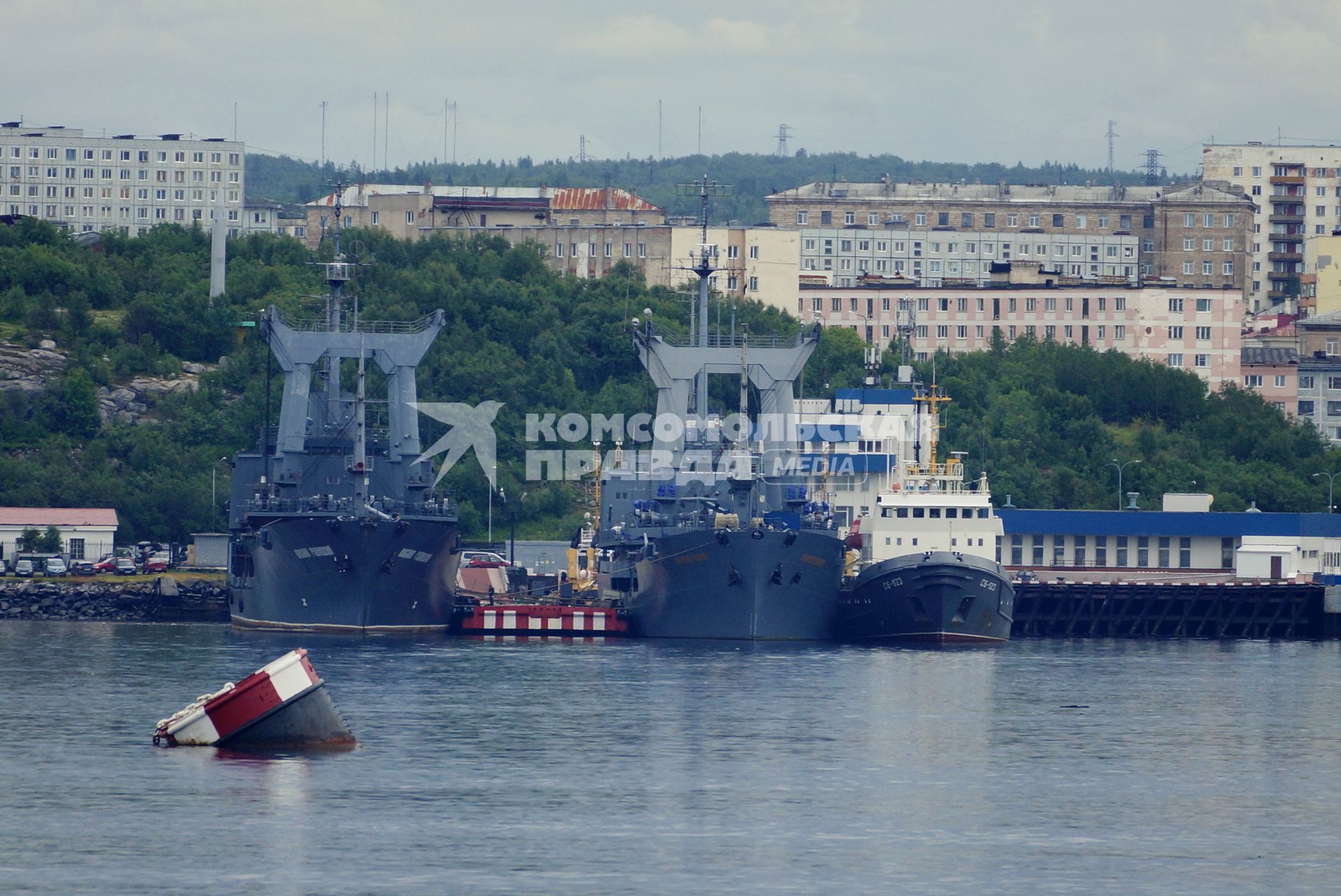 Крейсеры ВМФ в бухте Североморска